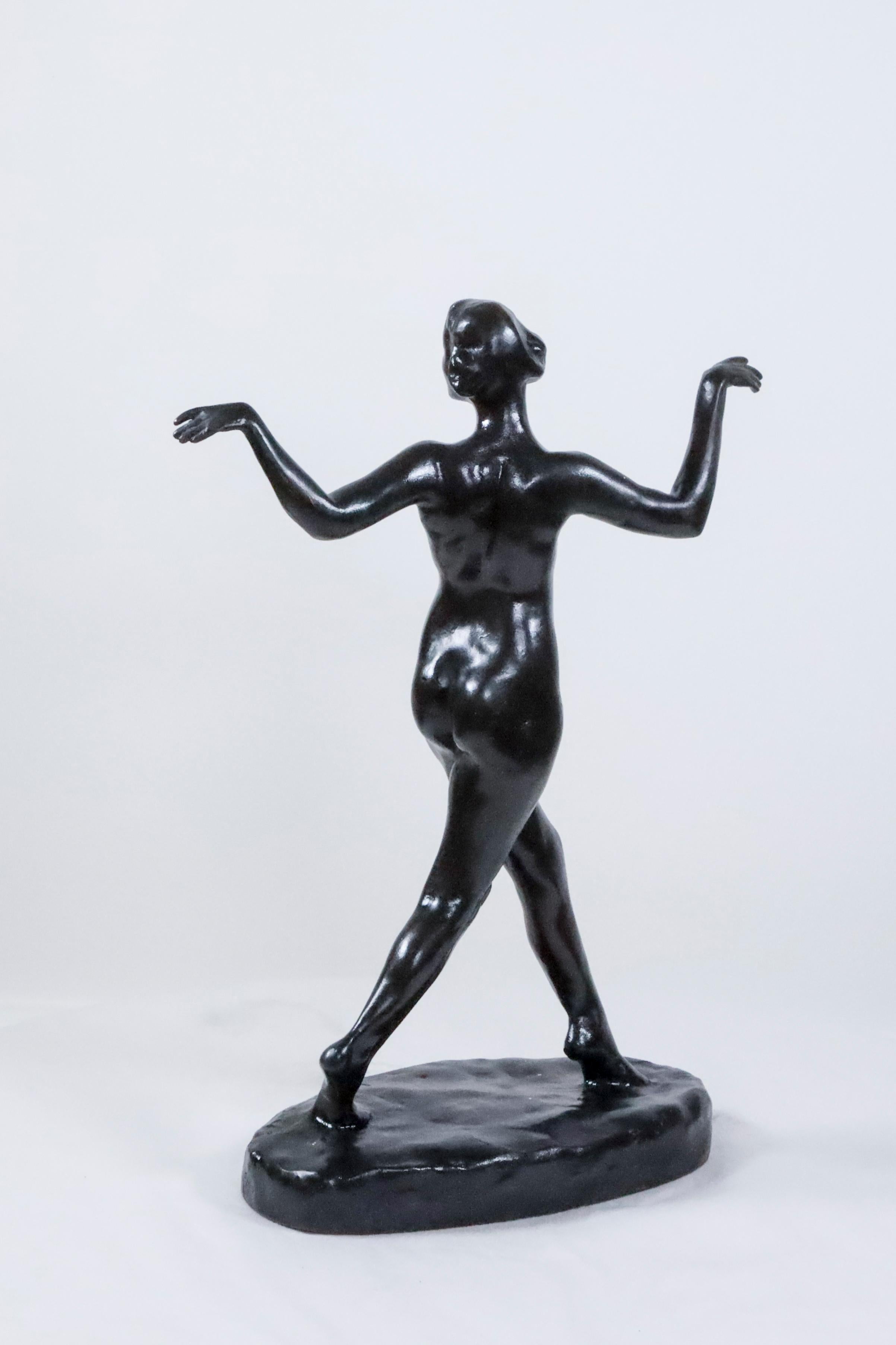 Bronze d'une femme dansant  « Femme dansante, 1910 » - Or Figurative Sculpture par Charles Cary Rumsey