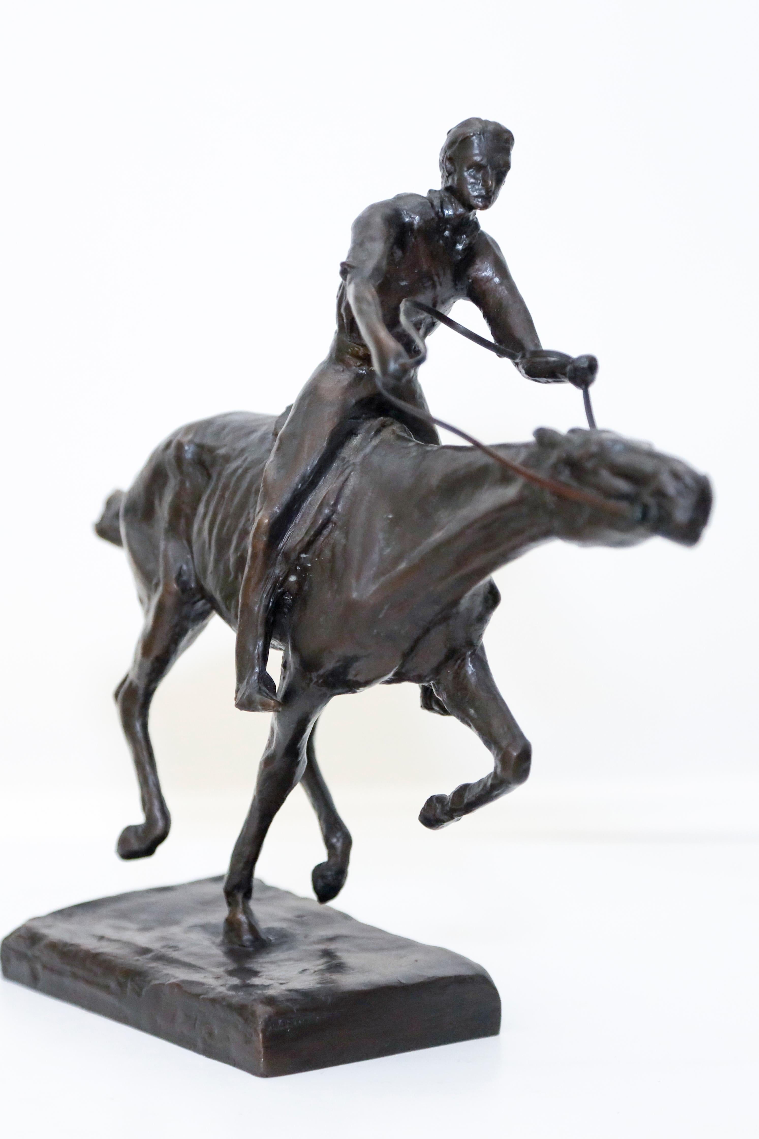 Gagner la course  Cheval et cheval de chasse en bronze de Charles Rumsey en vente 1