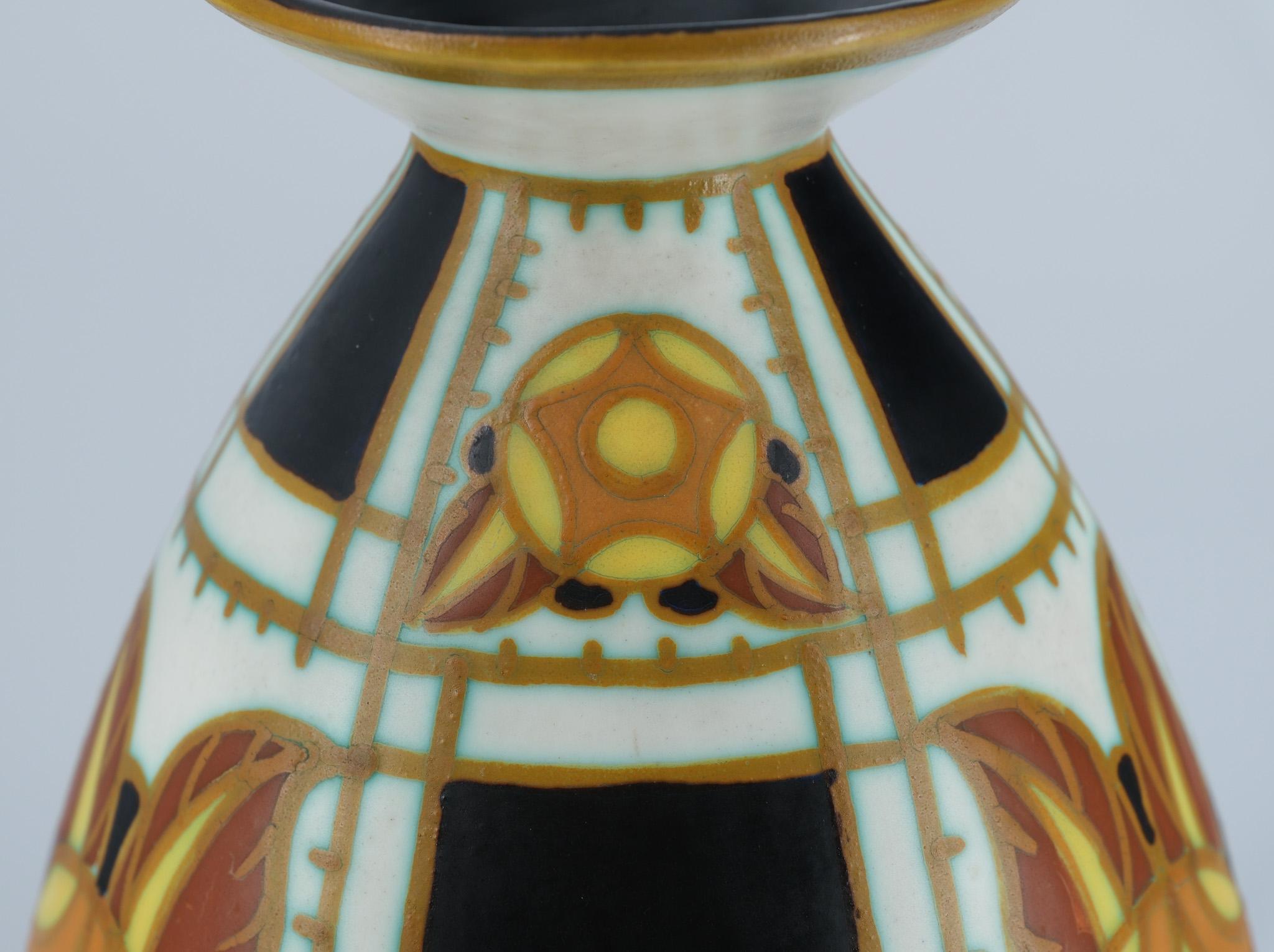 Dipinto a mano Charles Catteau Vaso a balaustro Art Deco per Boch Frères Keramis Circa 1930 in vendita