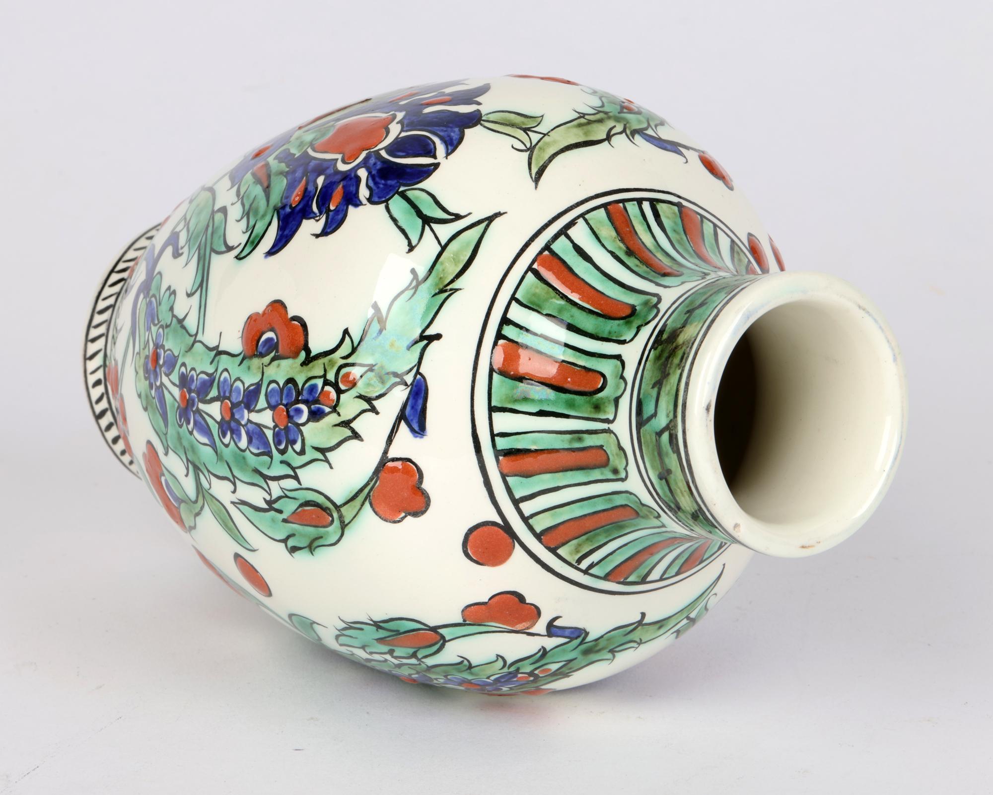 Belge Vase en poterie d'art peint à la main au design islamique Charles Catteau Boch Freres en vente