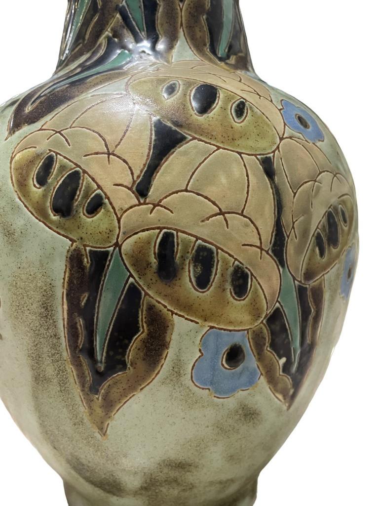 Charles Catteau für BOCH FRERES Art Deco Grès Keramis Vase mit stilisiertem Glockenboden (Belgisch) im Angebot