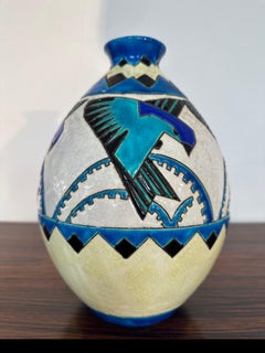 Charles Catteau für Boch Keramis Art Deco Vase mit stilisierten Schwalben, Belgien