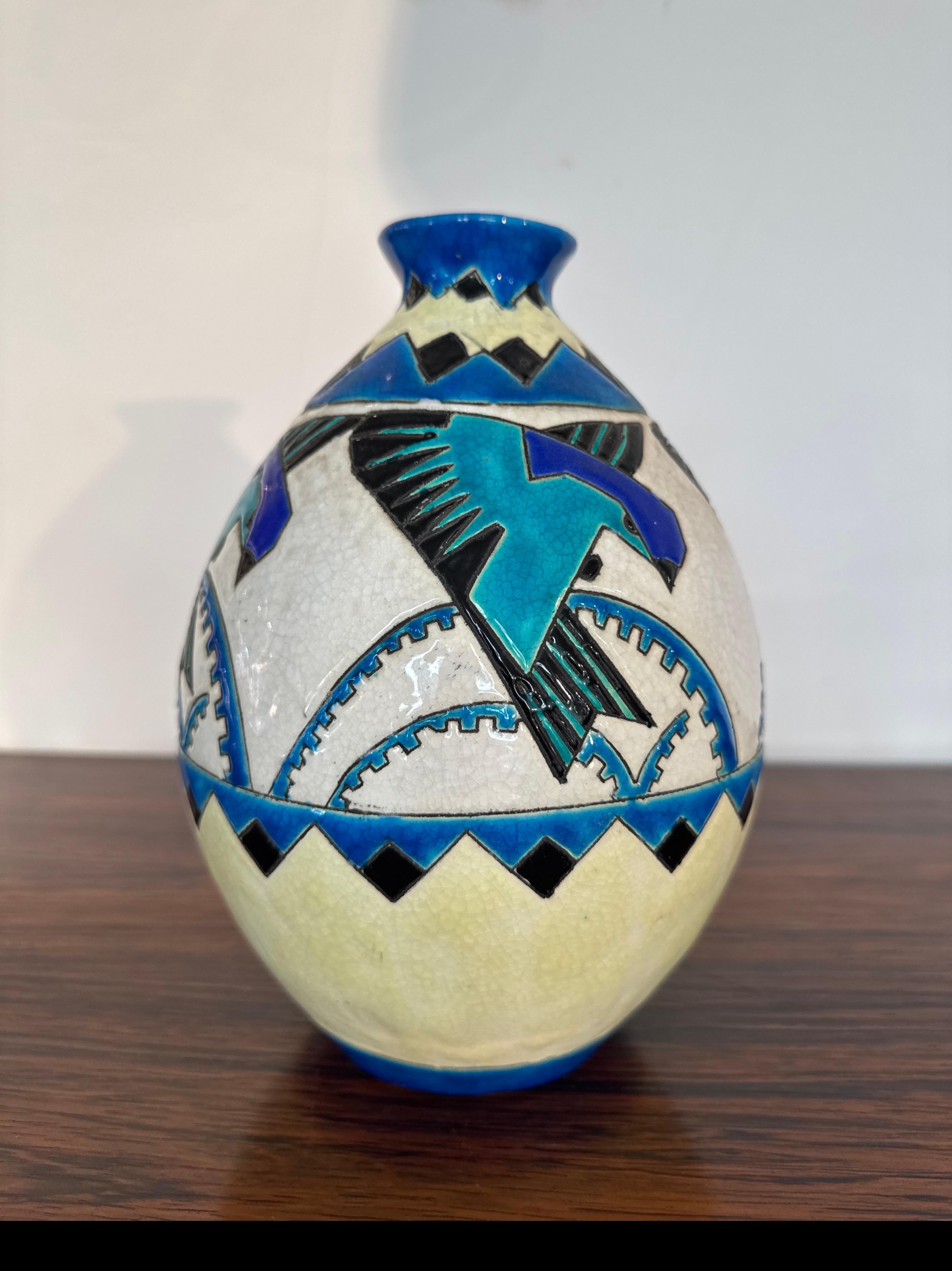 Inizio XX secolo Charles Catteau per Boch Keramis Vaso Art Deco con rondini stilizzate, Belgio in vendita