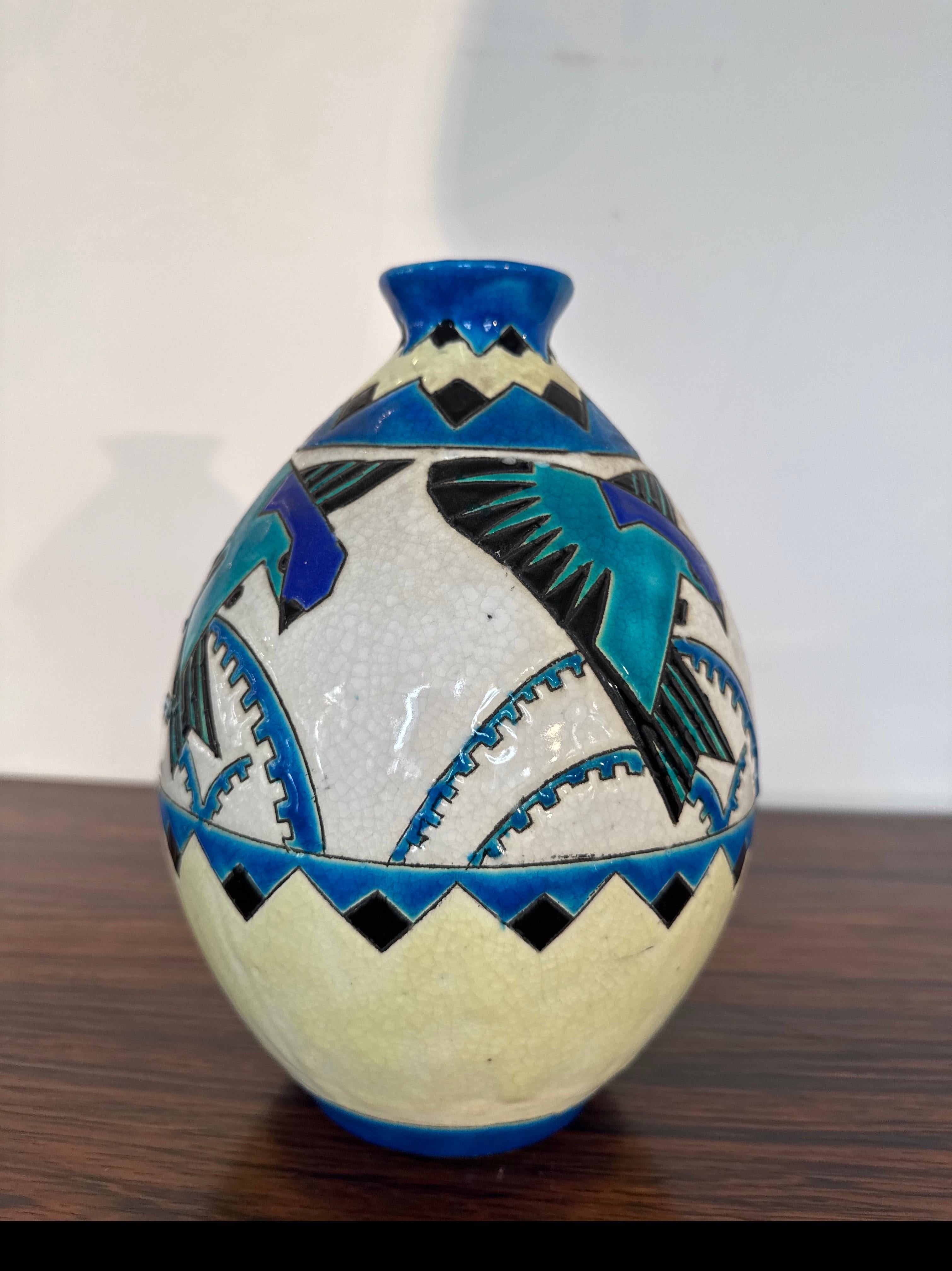 Ceramica Charles Catteau per Boch Keramis Vaso Art Deco con rondini stilizzate, Belgio in vendita