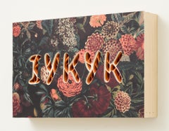 "IYKYK" Zeitgenössische textbasierte skulpturale Papierassemblage