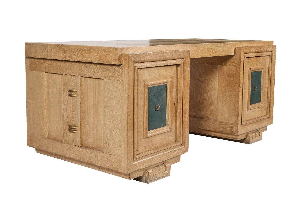 20ième siècle Charles Dudouyt (1885-1946) Bureau et fauteuil Art Déco en chêne vers 1940 en vente