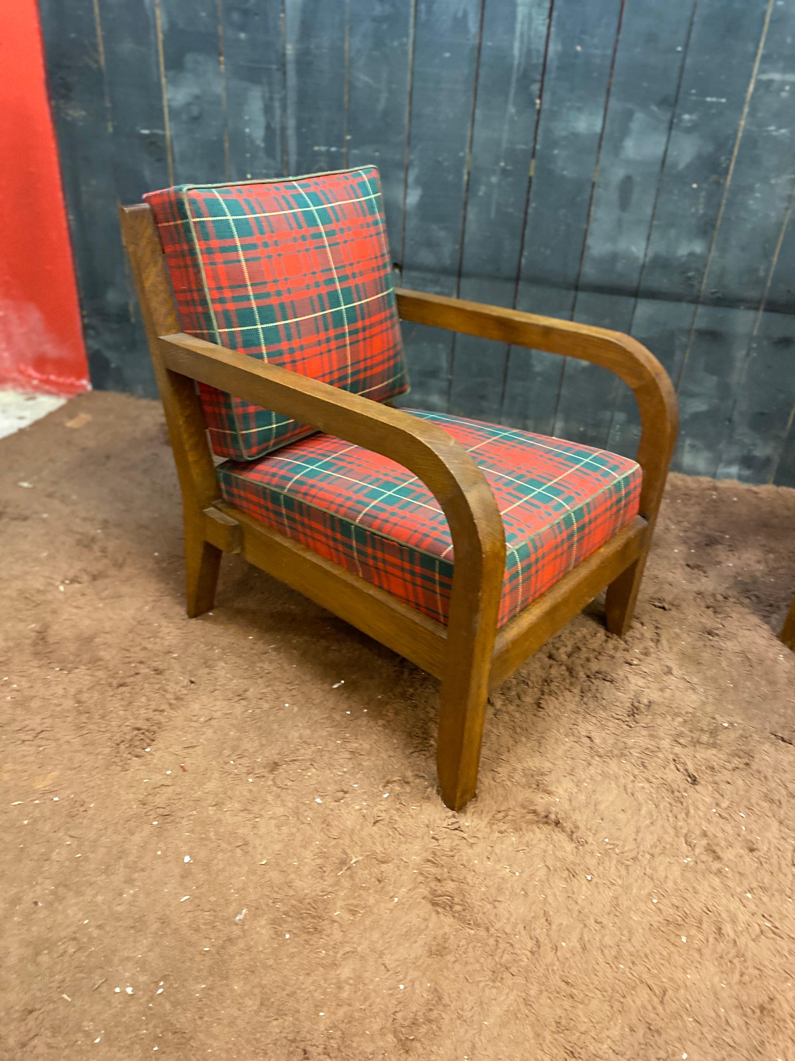 Mid-Century Modern Charles Dudouyt (1885-1946) paire de fauteuils Art Deco en Oak Circa 1940 signé en vente