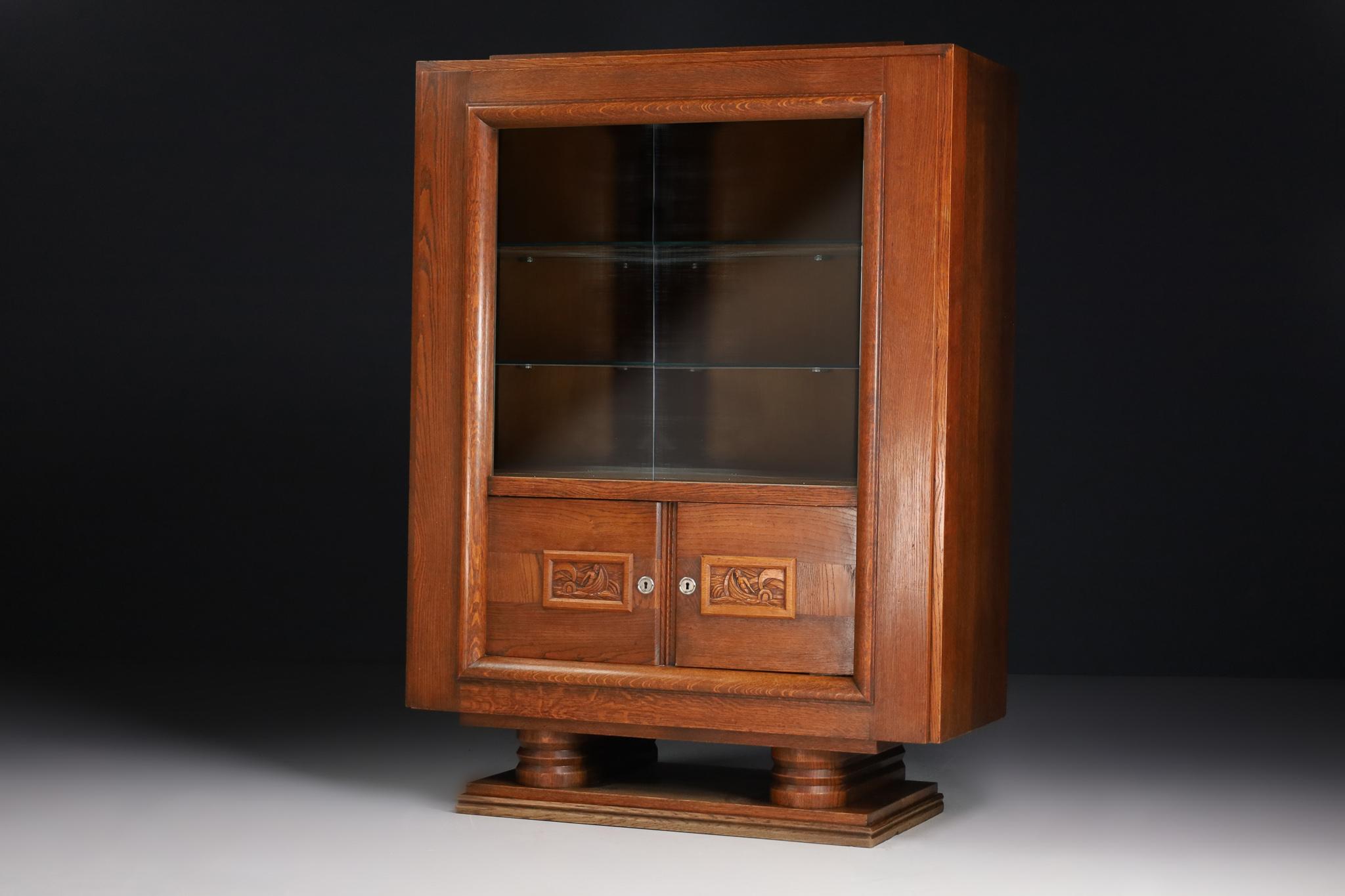 Charles Dudouyt Art Deco Glazed Cabinet in Oak, France, 1940s In Good Condition For Sale In Almelo, NL