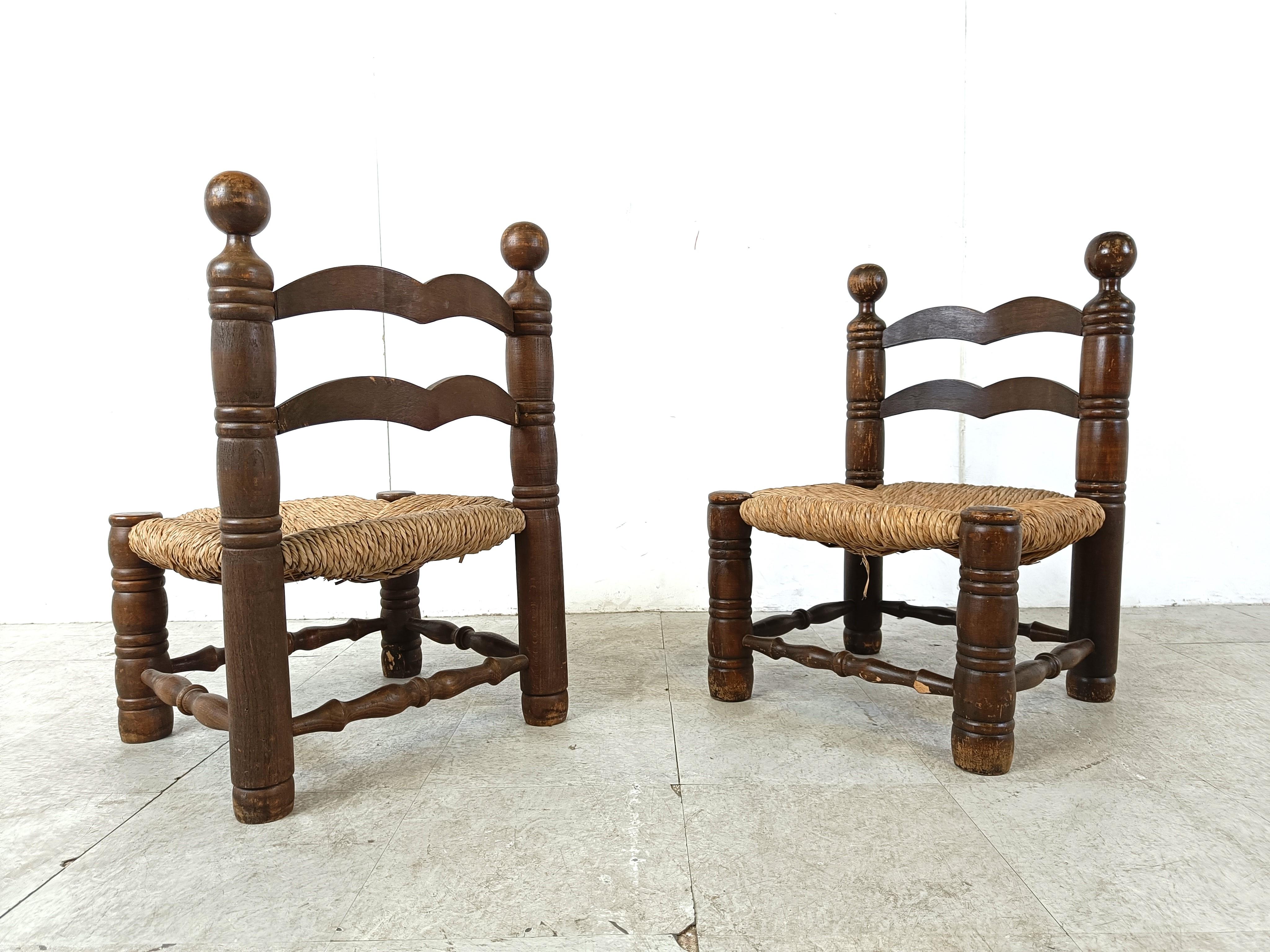 Charles Dudouyt (attr) chaises d'enfants brutalistes, ensemble de 2, années 1960  Bon état - En vente à HEVERLEE, BE