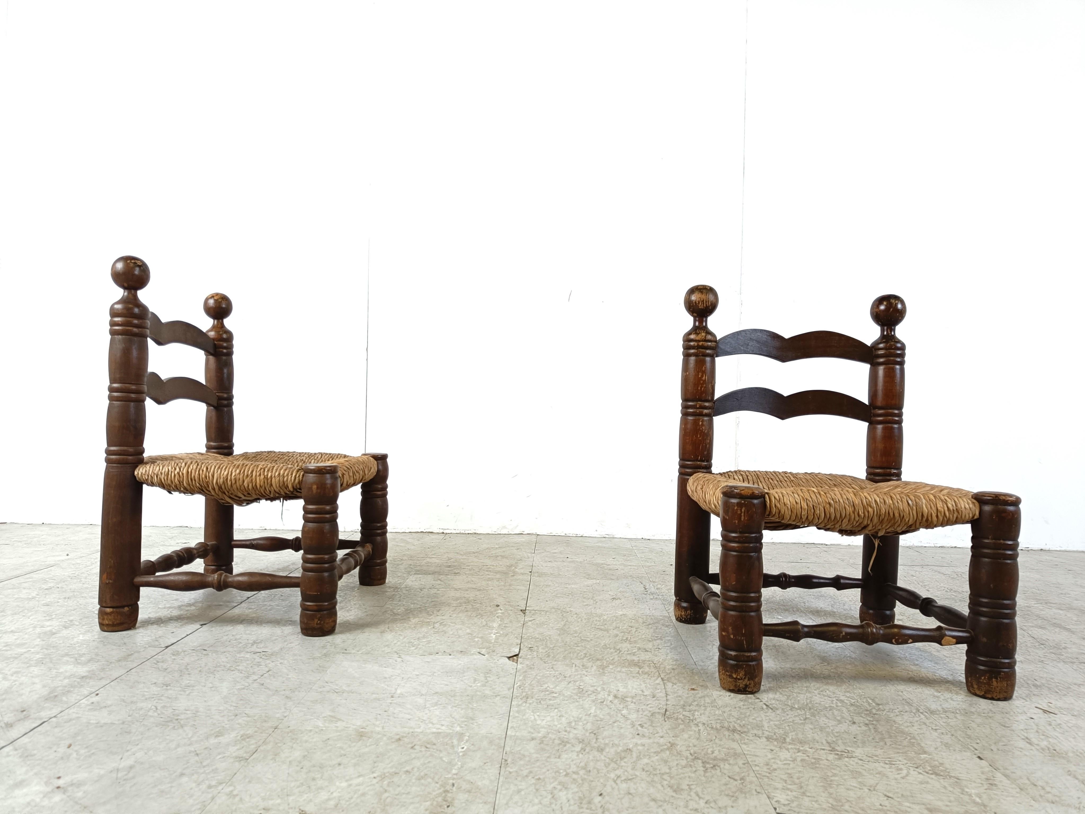 Milieu du XXe siècle Charles Dudouyt (attr) chaises d'enfants brutalistes, ensemble de 2, années 1960  en vente