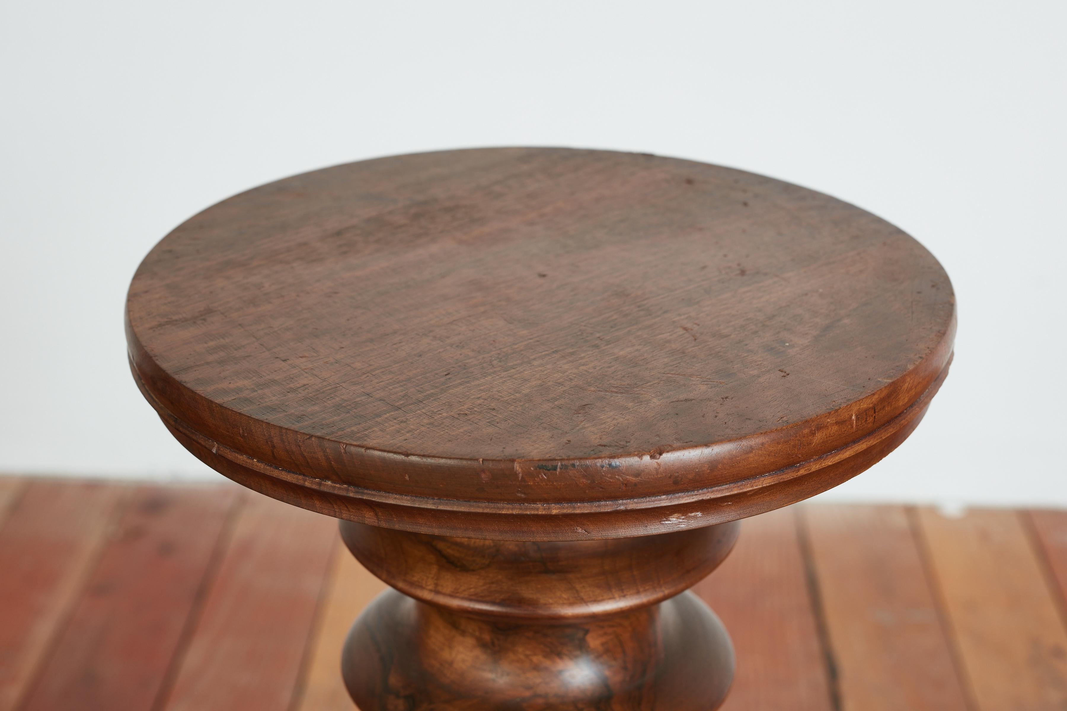 Mesa con pedestal atribuida a Charles Dudouyt en venta 12