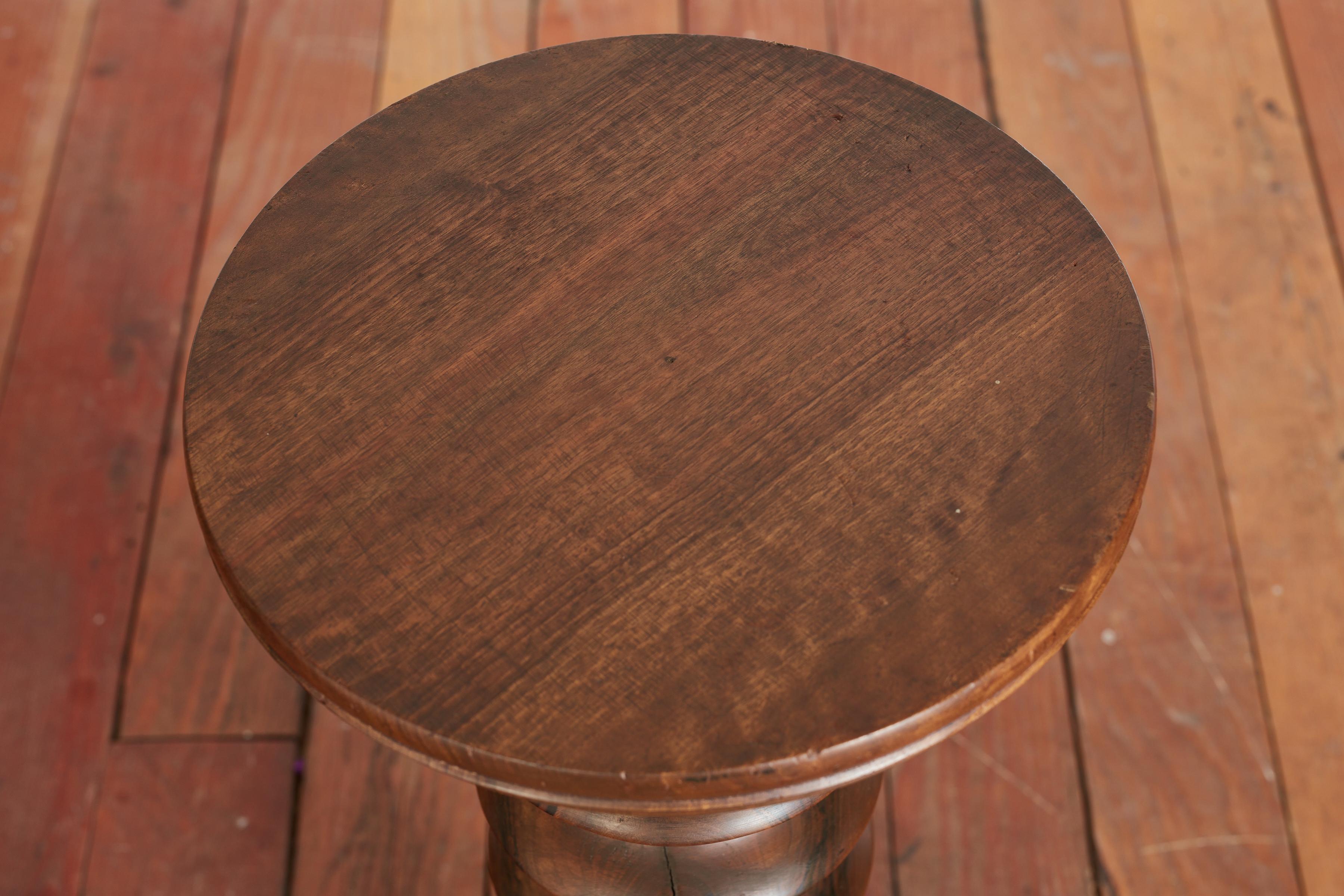 Mesa con pedestal atribuida a Charles Dudouyt en venta 3