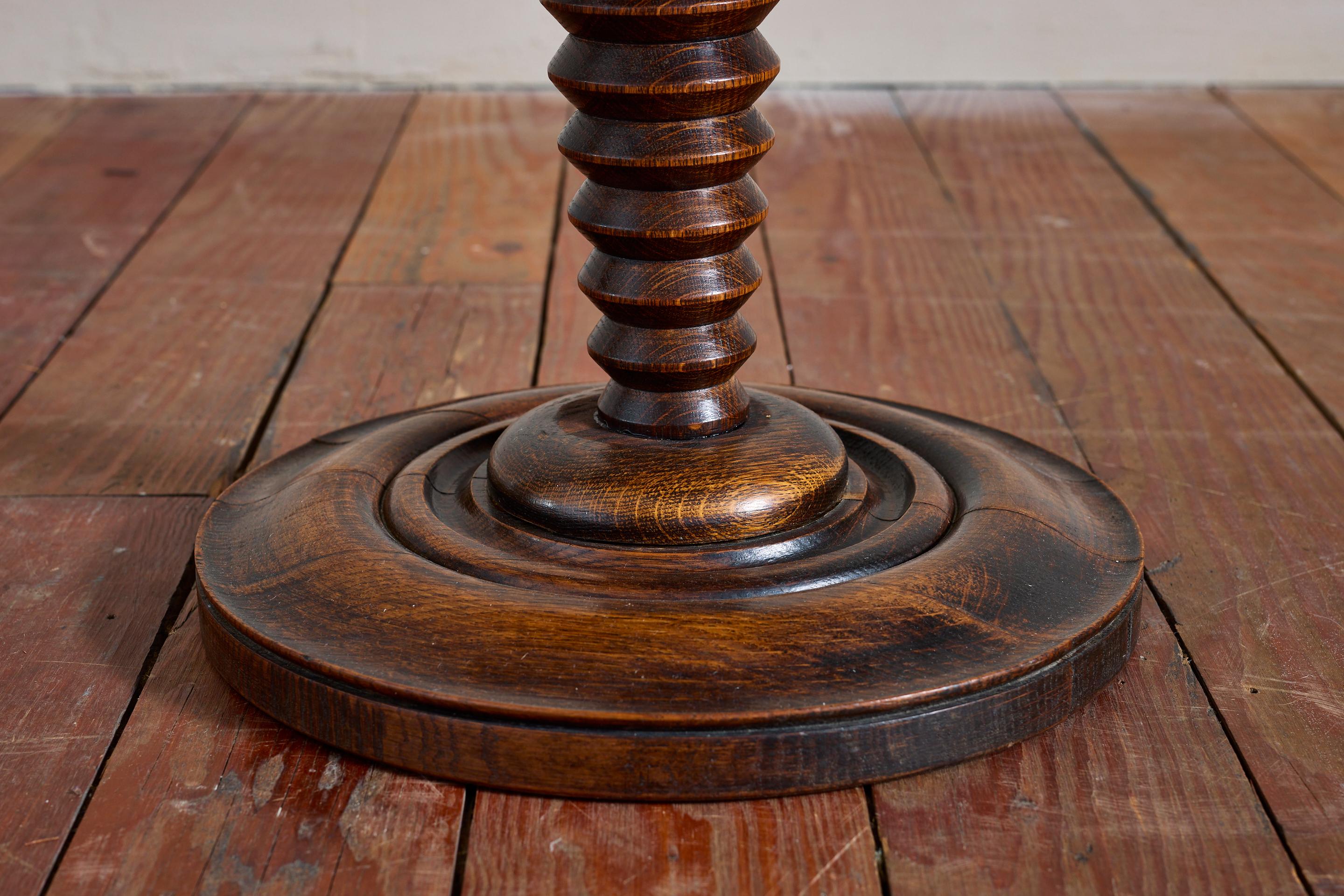 Table attribuée à Charles Dudouyt en vente 4