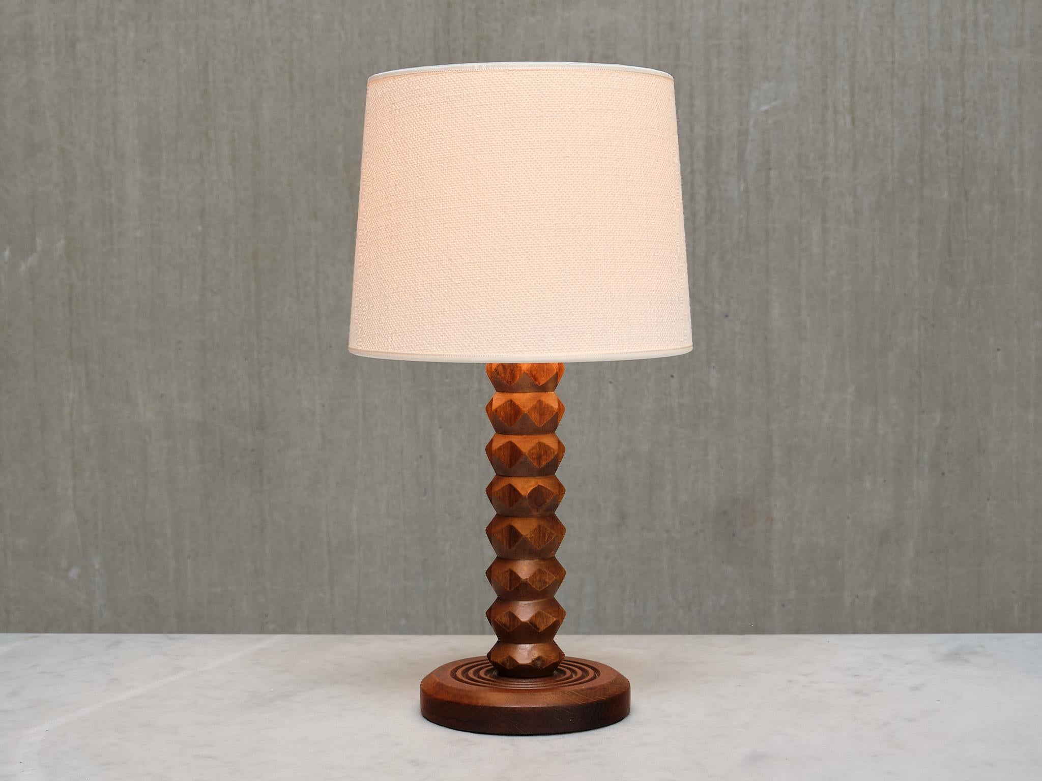 Charles Dudouyt Attributed Table Lamp in Oak with Ivory Shade, France, 1950s Bon état - En vente à The Hague, NL