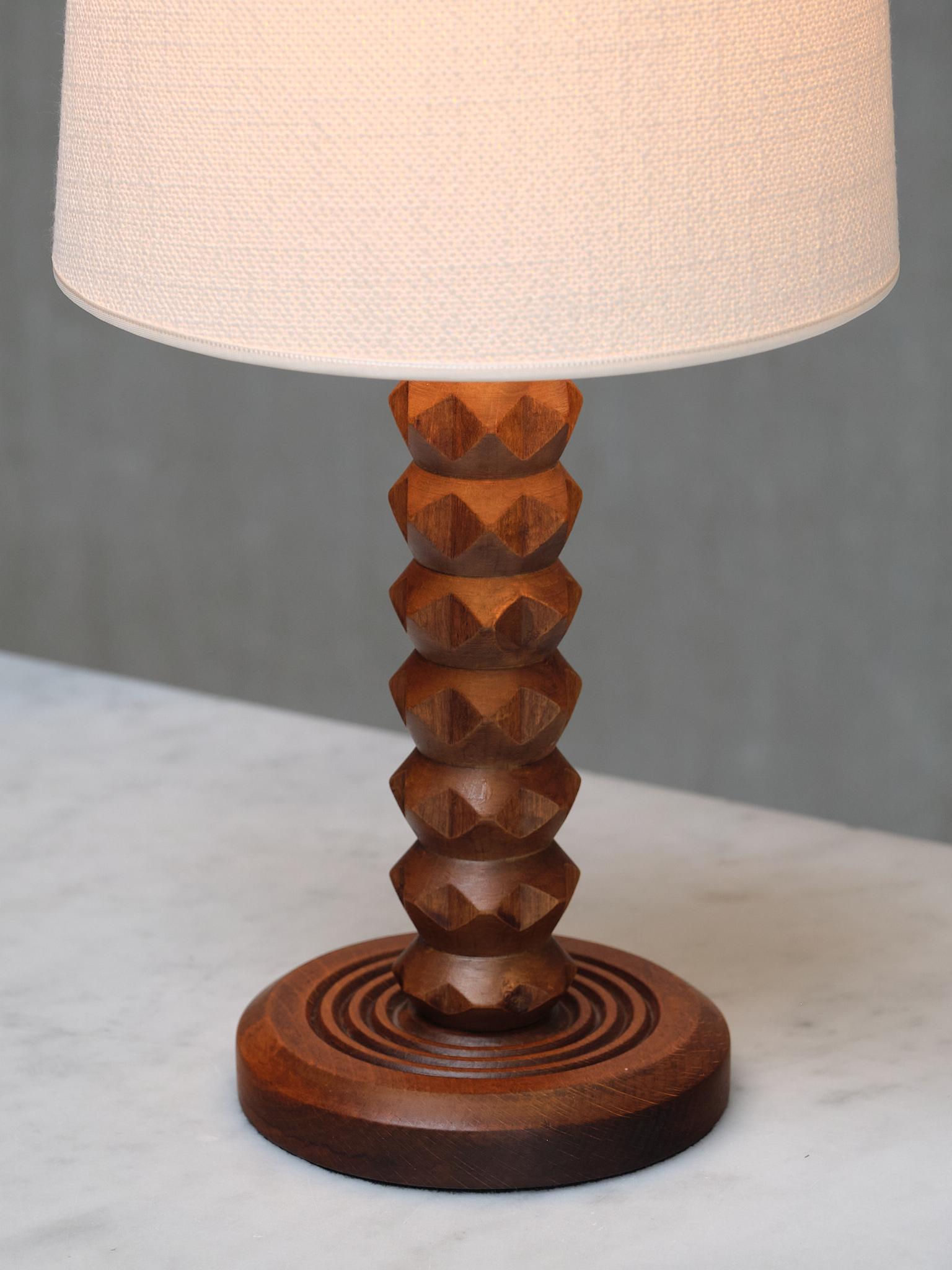 Milieu du XXe siècle Charles Dudouyt Attributed Table Lamp in Oak with Ivory Shade, France, 1950s en vente