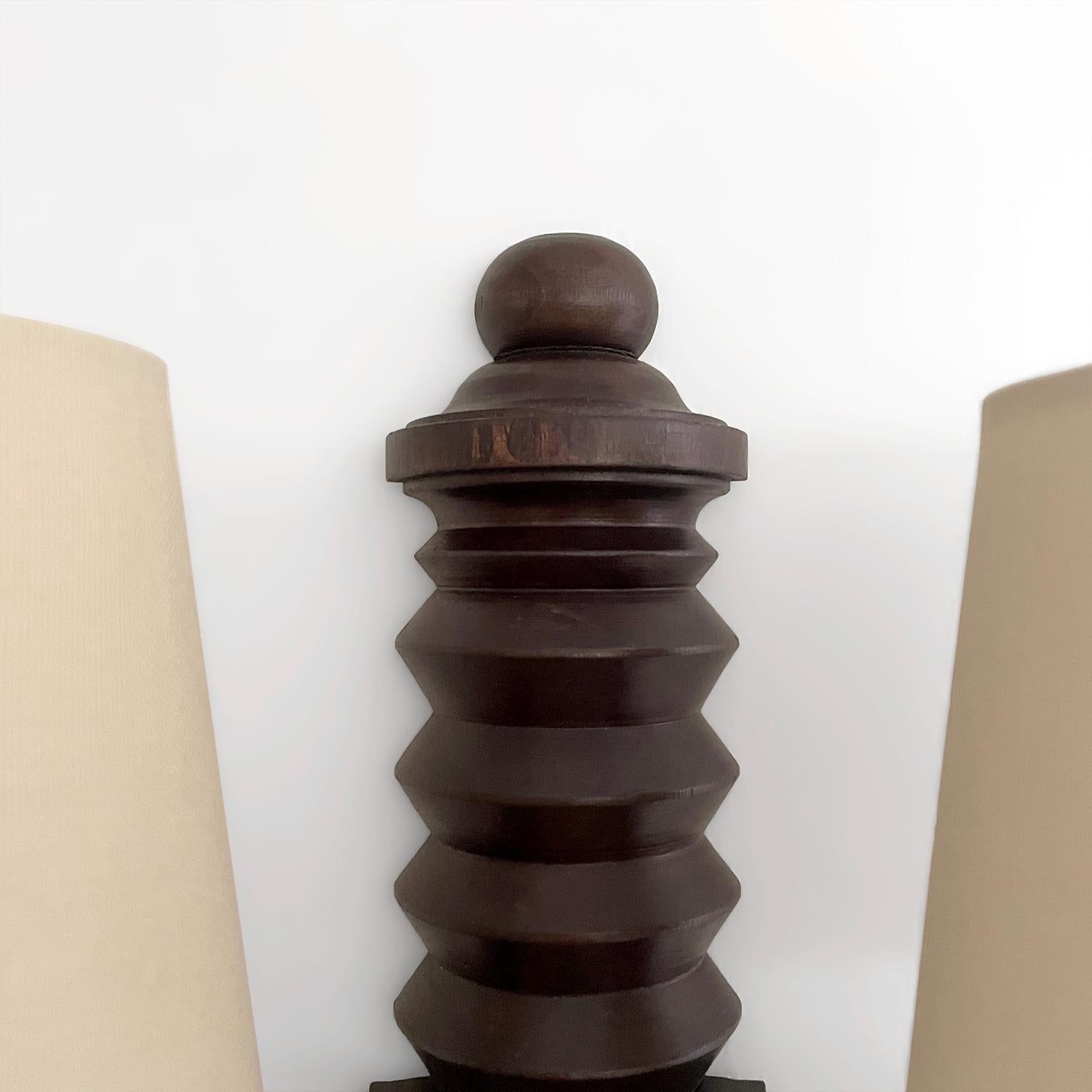 Aplique de pared Charles Dudouyt de roble francés recableado EE.UU. con opción de enchufe en venta 1