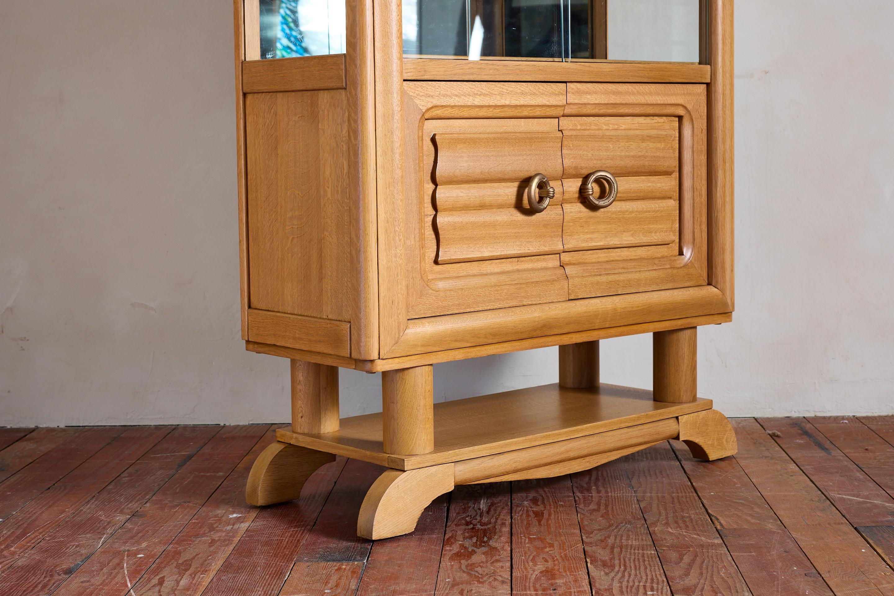 Charles Dudouyt Style Glass Vitrine In Good Condition For Sale In Beverly Hills, CA