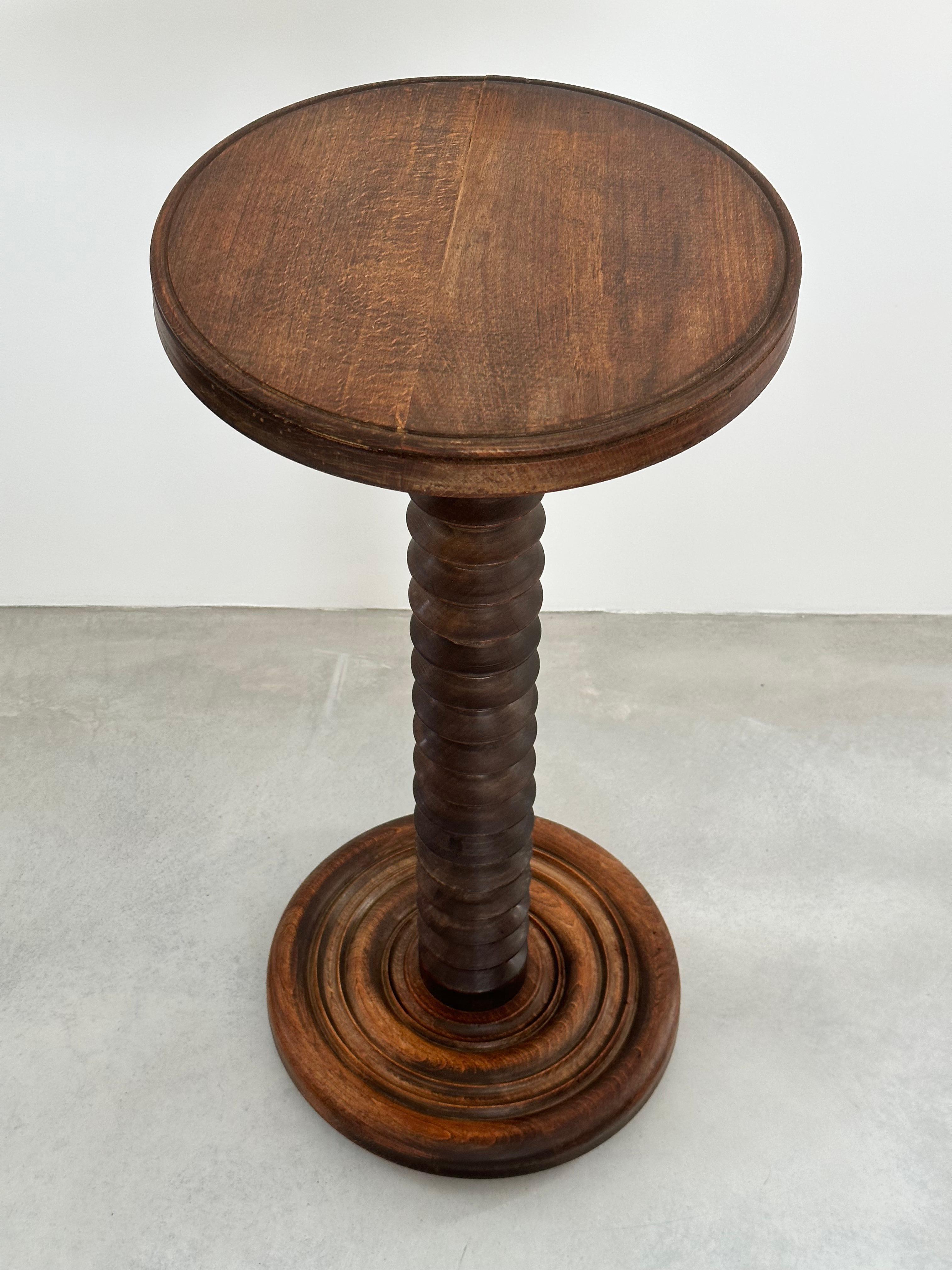 Charles Dudouyt oak circular pedestal or side table, France 1940s In Good Condition In leucate, FR