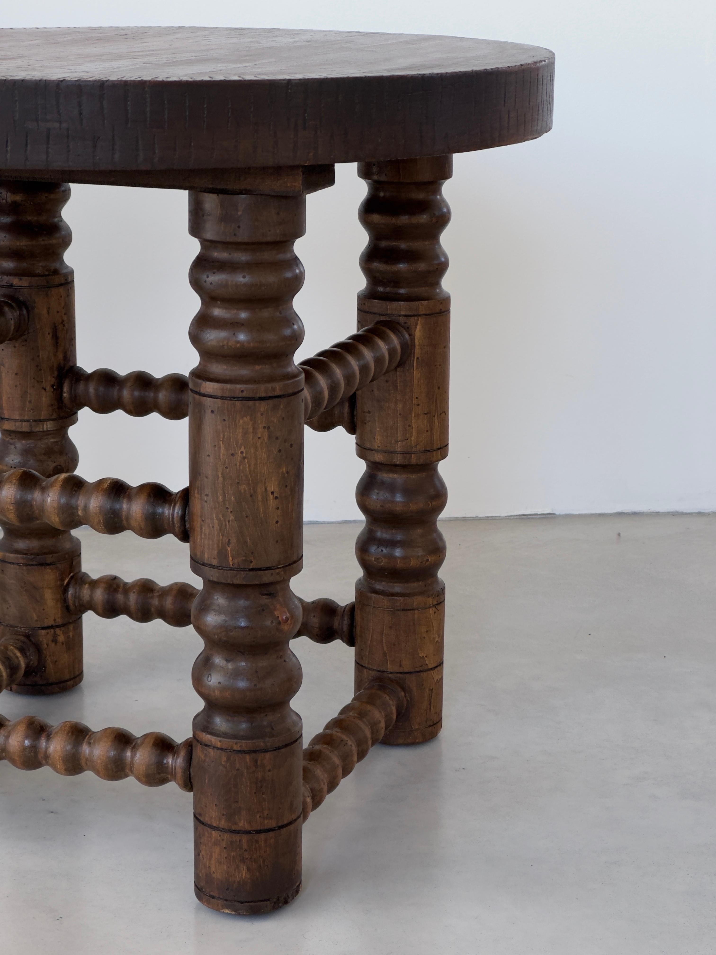 Charles Dudouyt, Oak end table, French rustic chic design, circa 1940s In Good Condition For Sale In leucate, FR