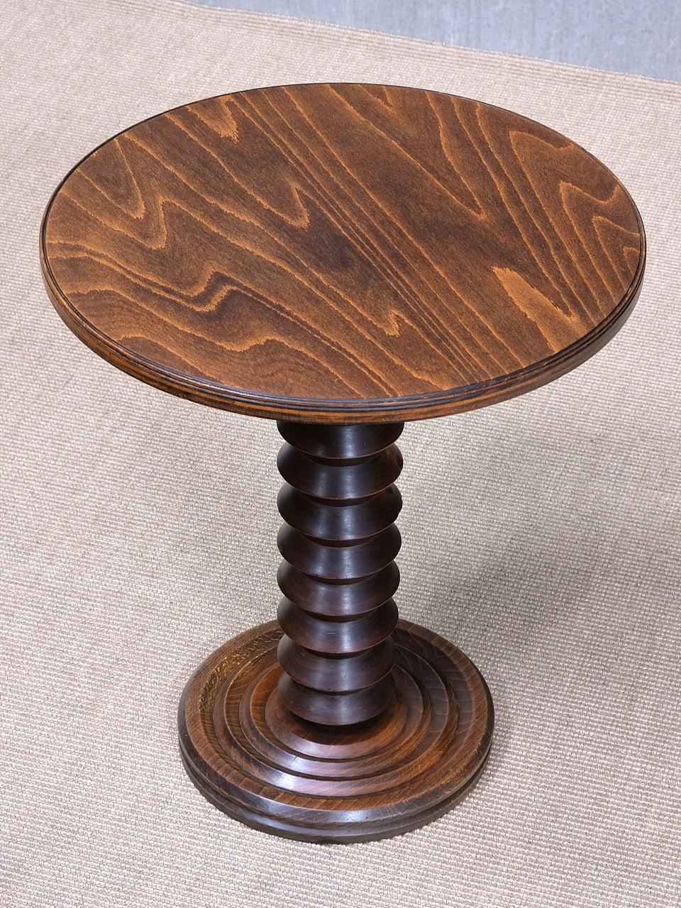 Charles Dudouyt Round Side Table in Solid Oak Wood, France, Late 1940s Brutalista en venta