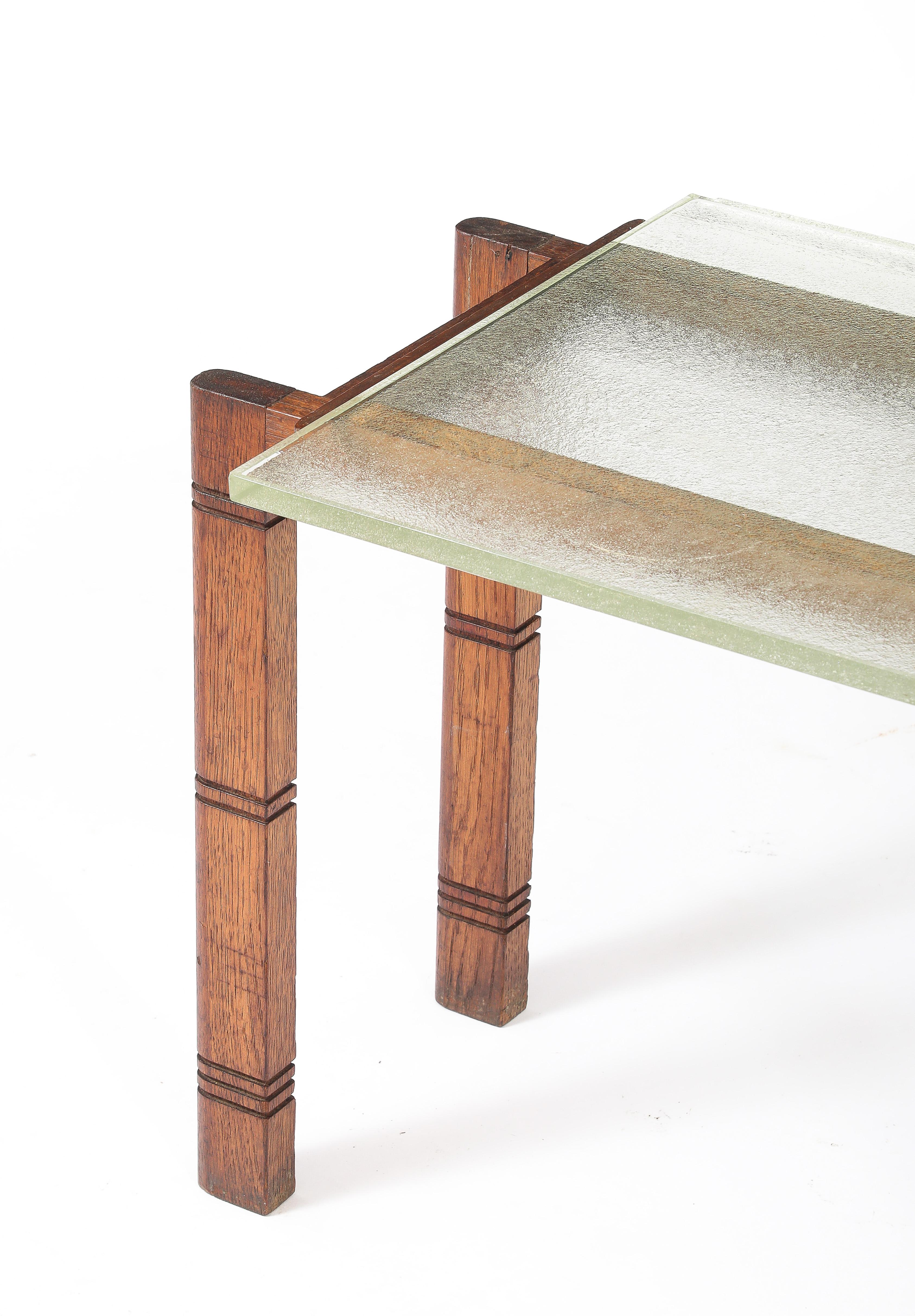 Rechteckiger Eichentisch mit eingelassener quadratischer Glasplatte von Saint Gobain.