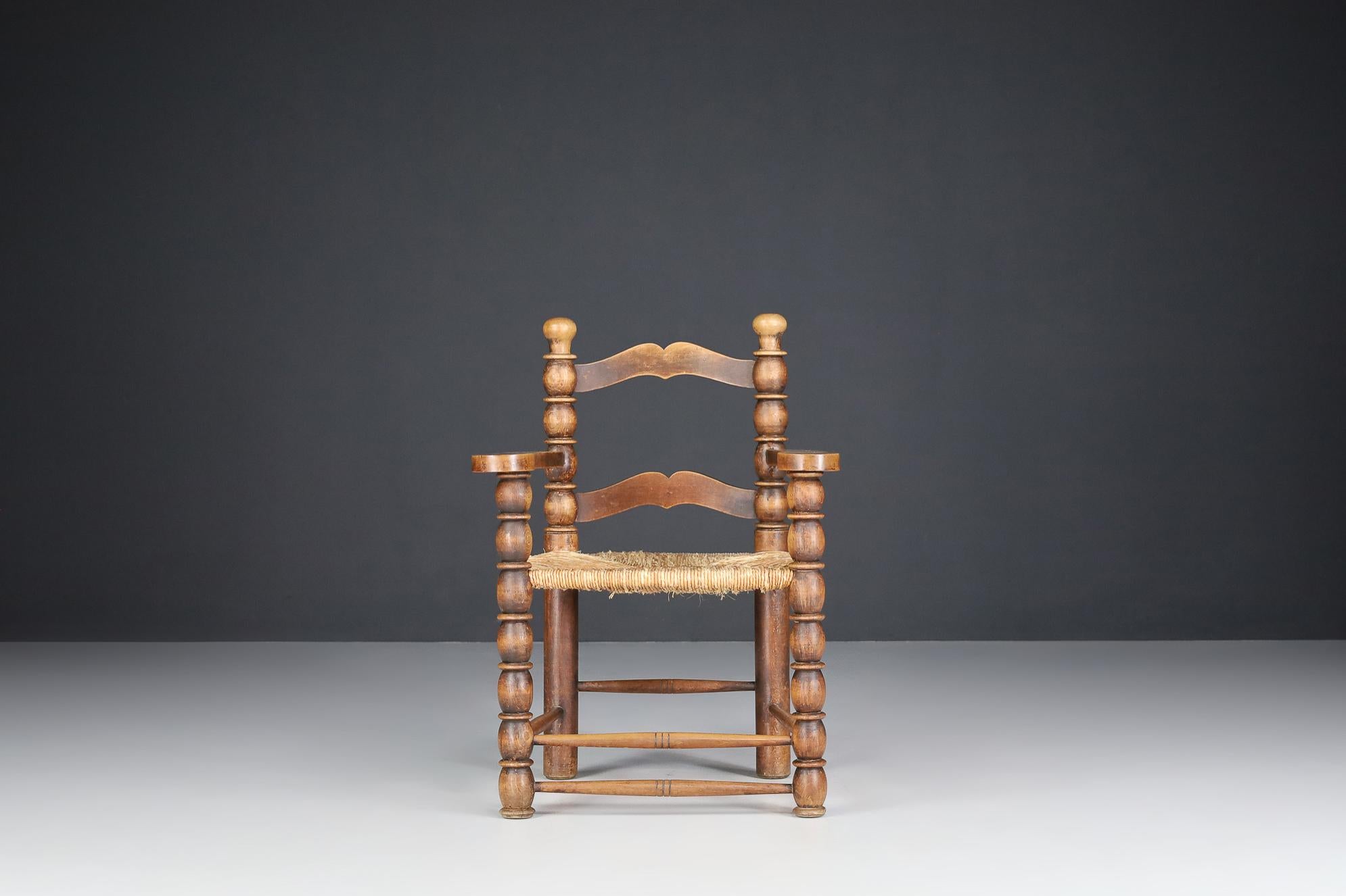 Sessel im Charles Dudouyt-Stil aus Buchenholz und Binsensitz, Frankreich, 1940er Jahre im Angebot 2