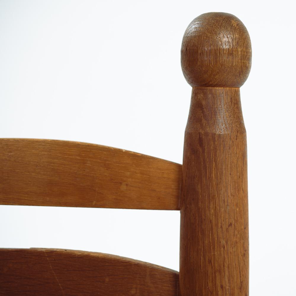 Chaises basses en chêne paillé de style Charles Dudouyt, années 1960 en vente 3