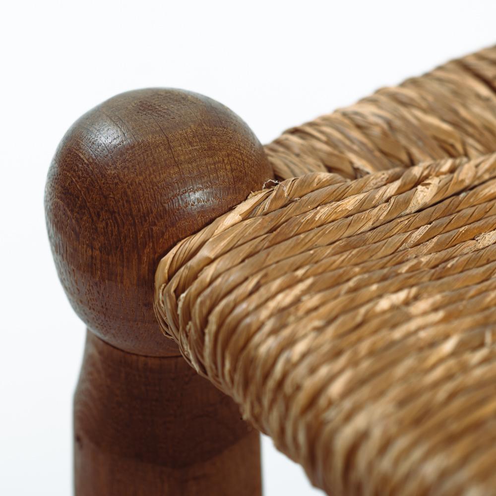 Chaises basses en chêne paillé de style Charles Dudouyt, années 1960 en vente 8
