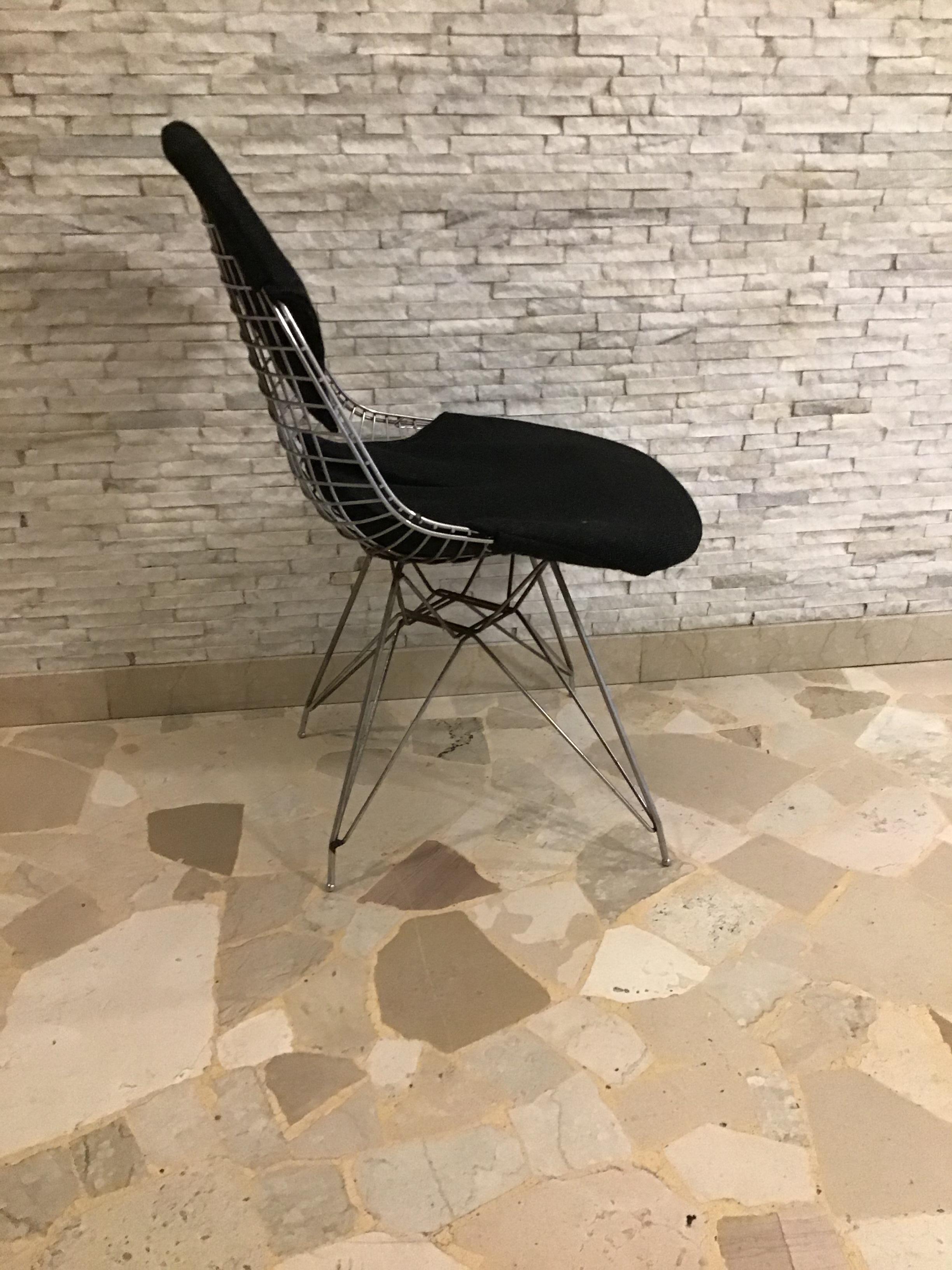 Late 20th Century Charles e Ray Eames Chairs Metal Crome, 1970, Italy For Sale