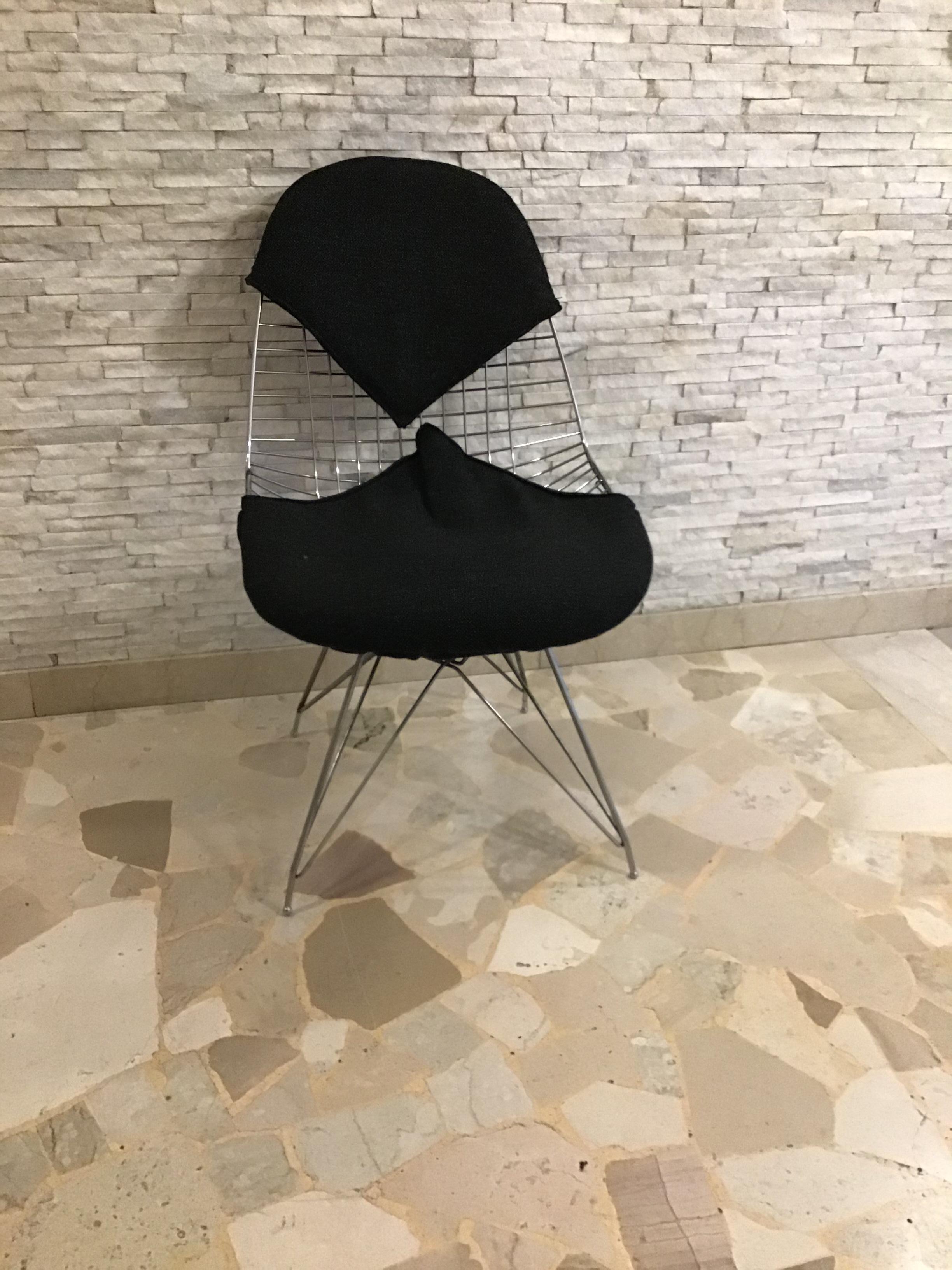 Charles e Ray Eames Chairs Metal Crome, 1970, Italy For Sale 1