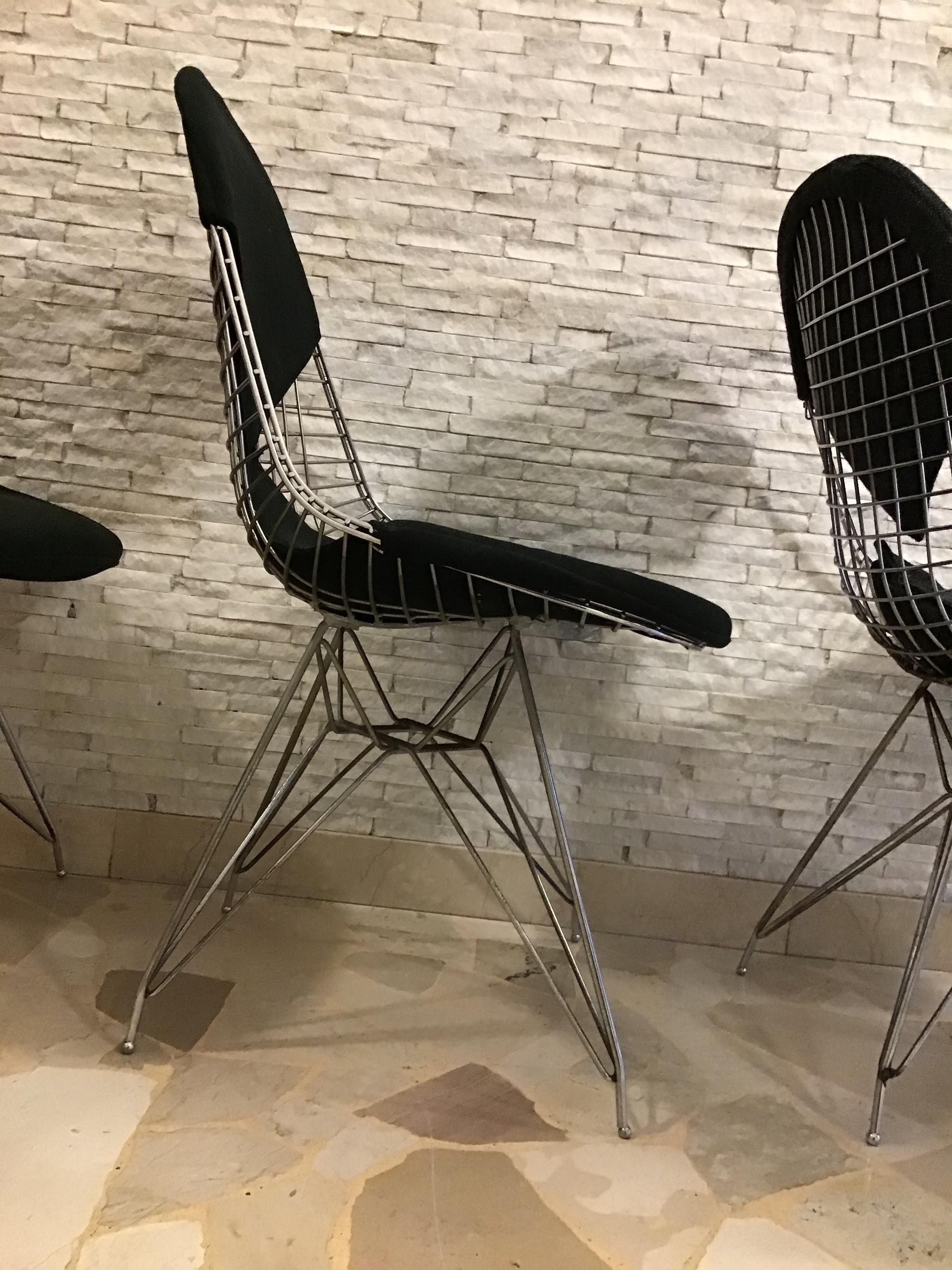 Charles e Ray Eames Stühle aus Metall, Crome, 1970, Italien im Angebot 3