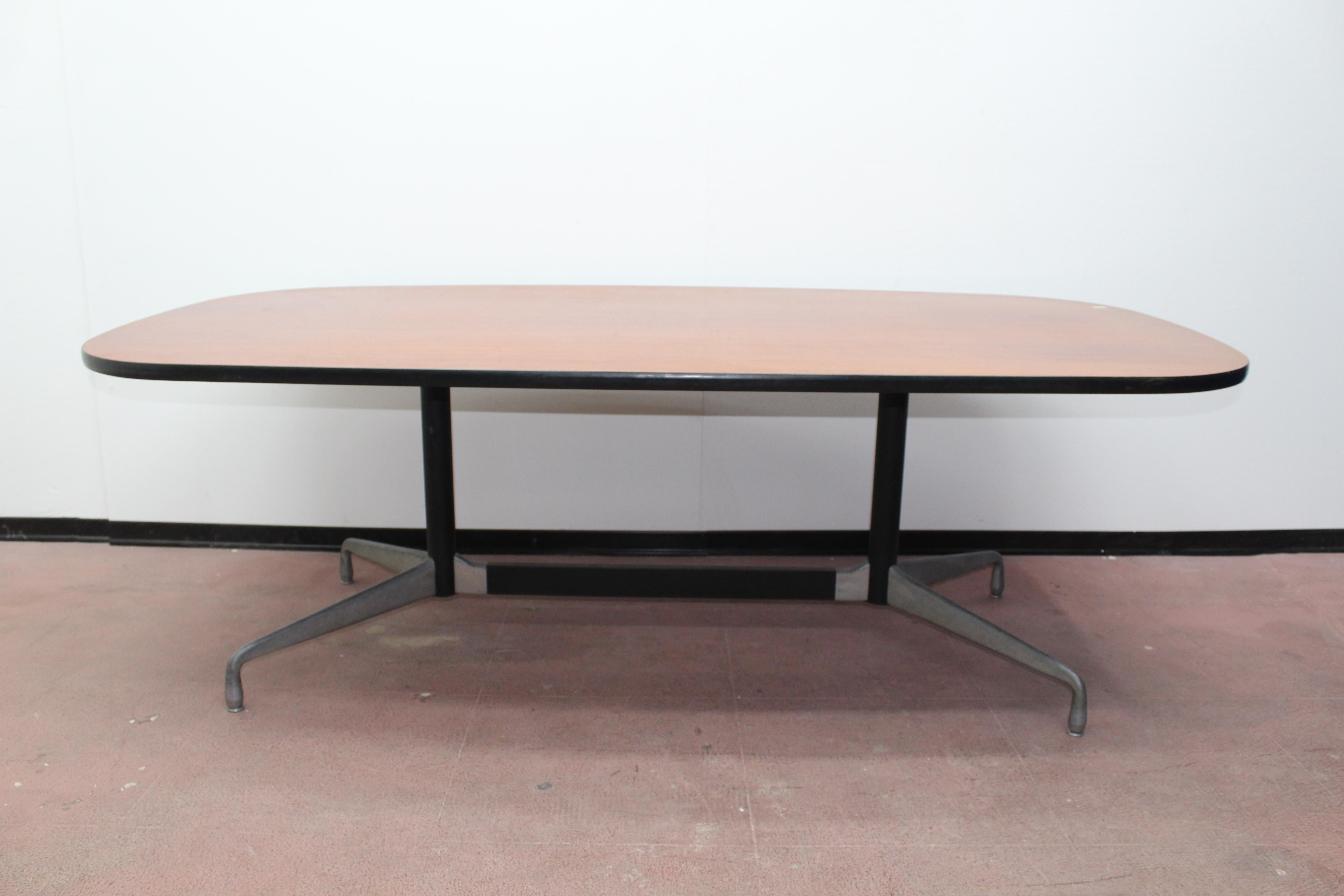 20th Century Modern Ashwood Conference Table Charles Eames 60s In Good Condition In Palermo, IT