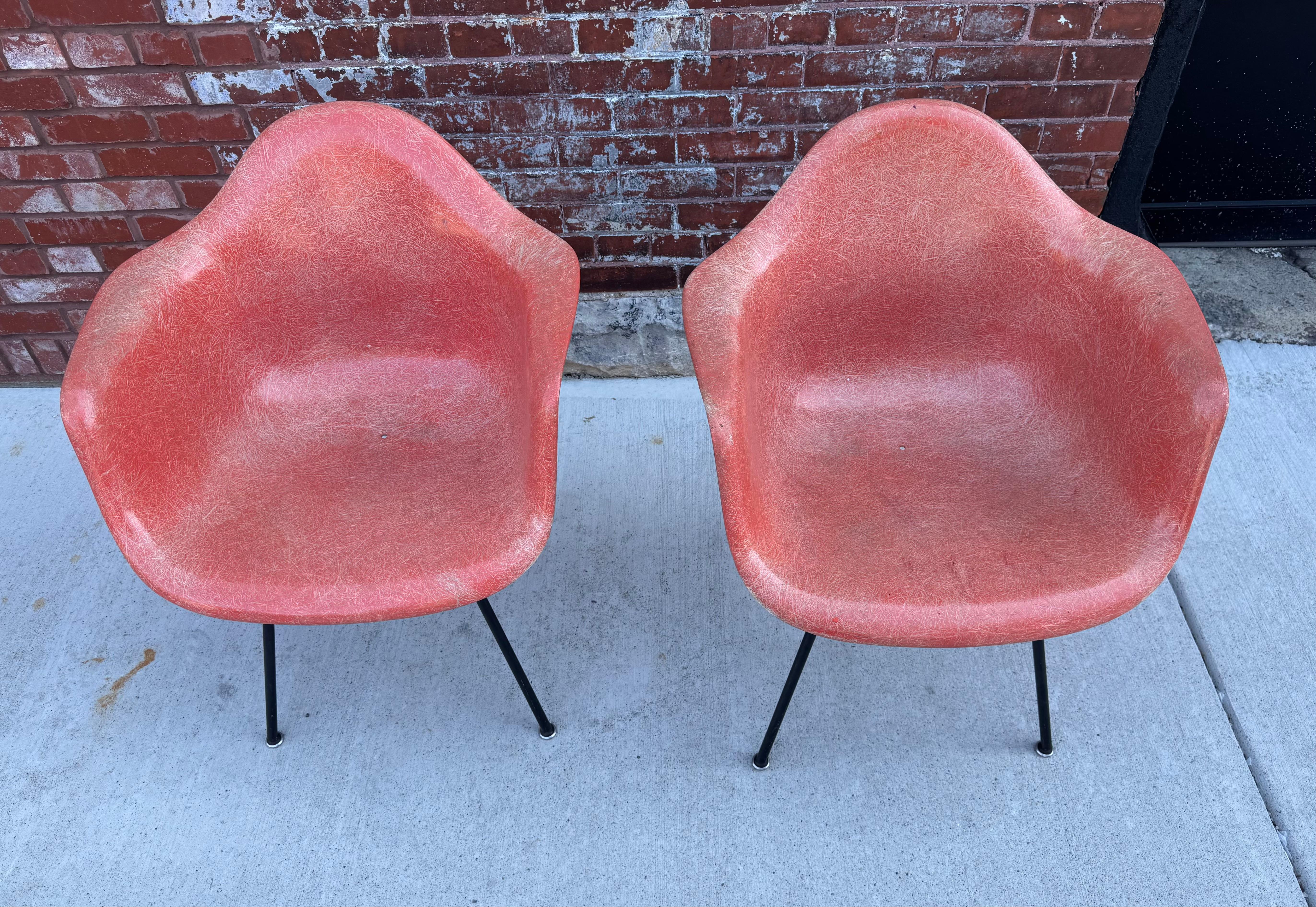 Charles Eames 2nd Generation DAX Fauteuil en fibre de verre couleur inhabituelle. en vente 4