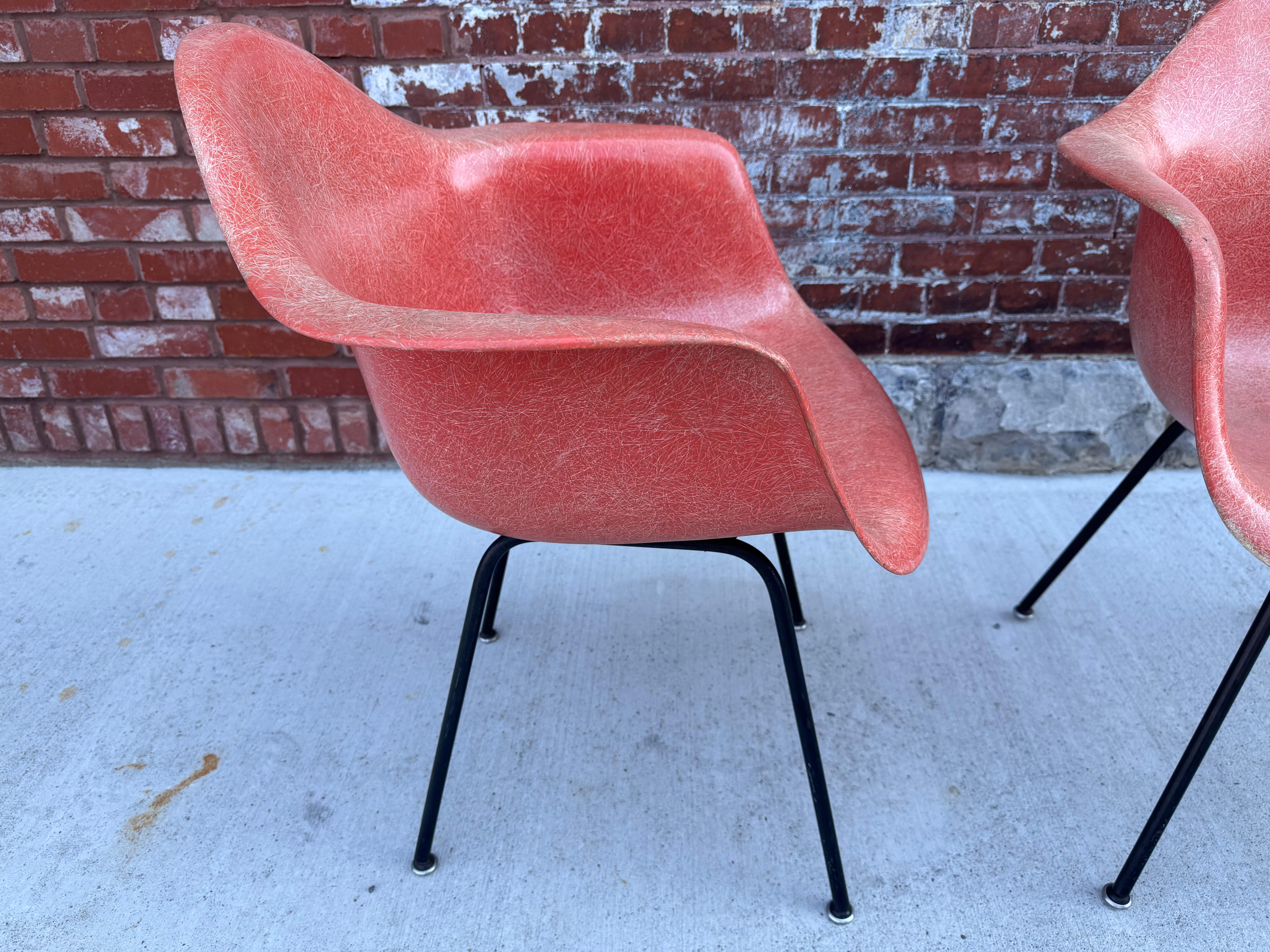 Charles Eames 2nd Generation DAX Fauteuil en fibre de verre couleur inhabituelle. en vente 2