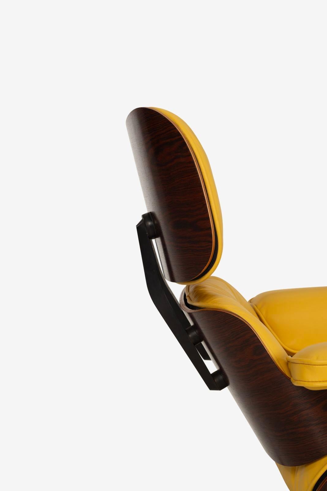 Charles Eames 670 & 671 Rosewood Lounge Chair and Ottoman for Herman Miller For Sale 3