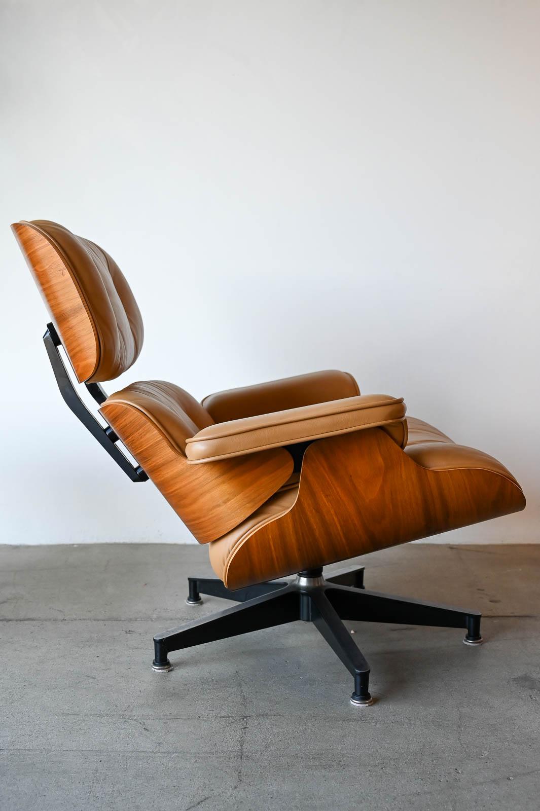 Charles Eames 670/671 Walnut and Leather Lounge Chair and Ottoman, 2004 For Sale 4