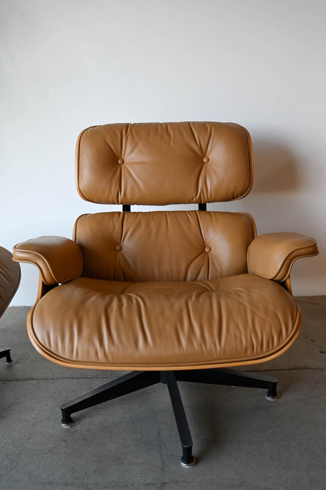 Charles Eames 670/671 Walnut and Leather Lounge Chair and Ottoman, 2004 For Sale 12