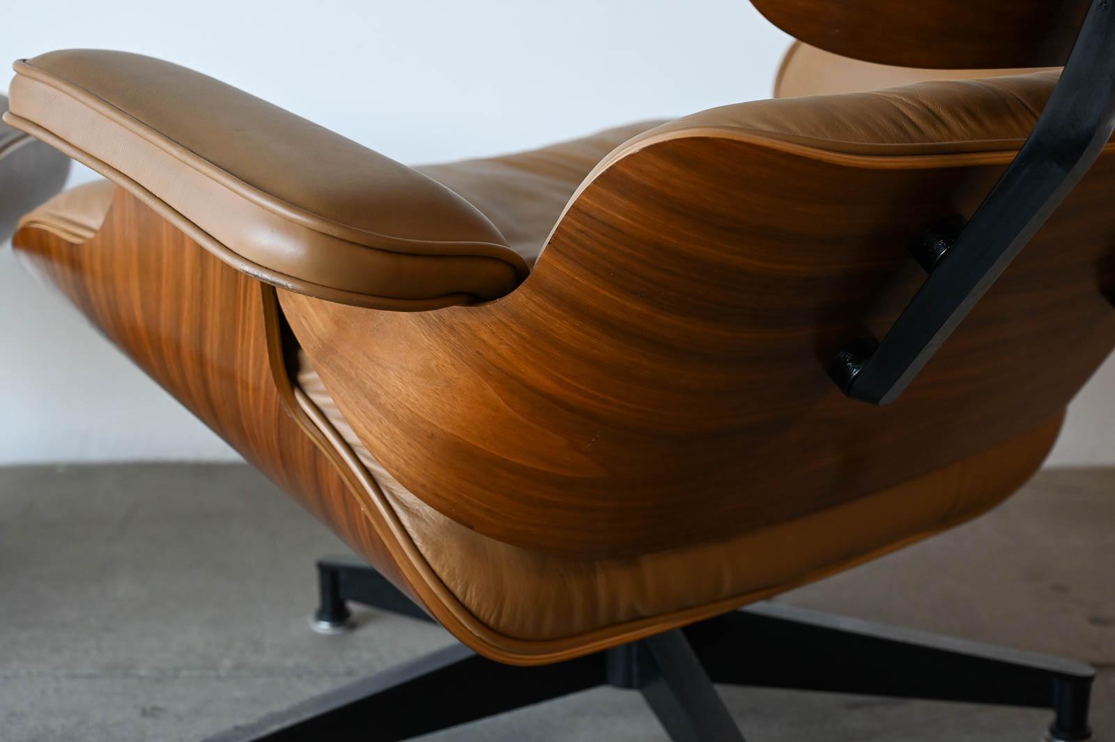 Contemporary Charles Eames 670/671 Walnut and Leather Lounge Chair and Ottoman, 2004 For Sale