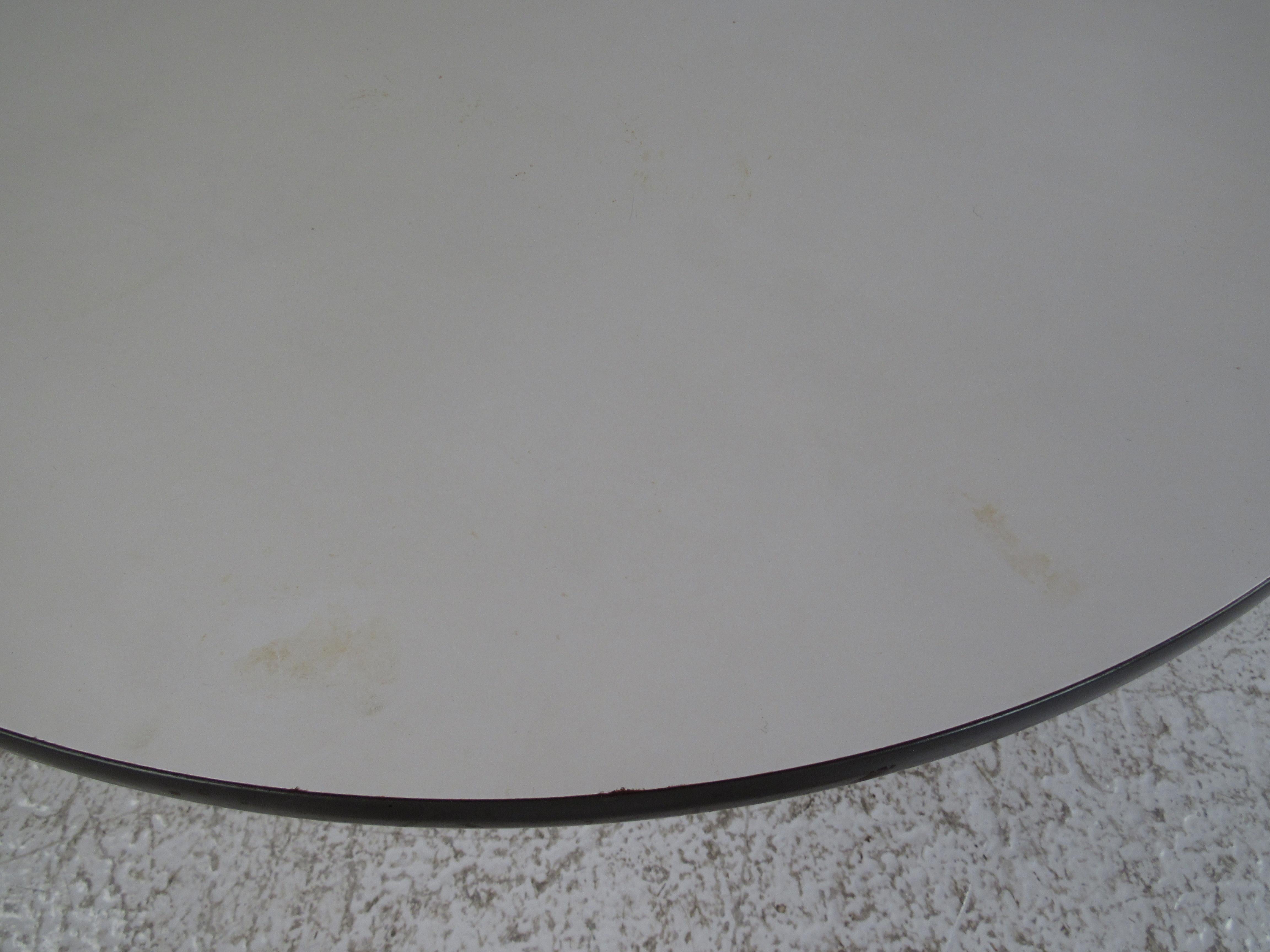 Charles Eames Couchtisch „Aluminum Group“ von Herman Miller im Angebot 1