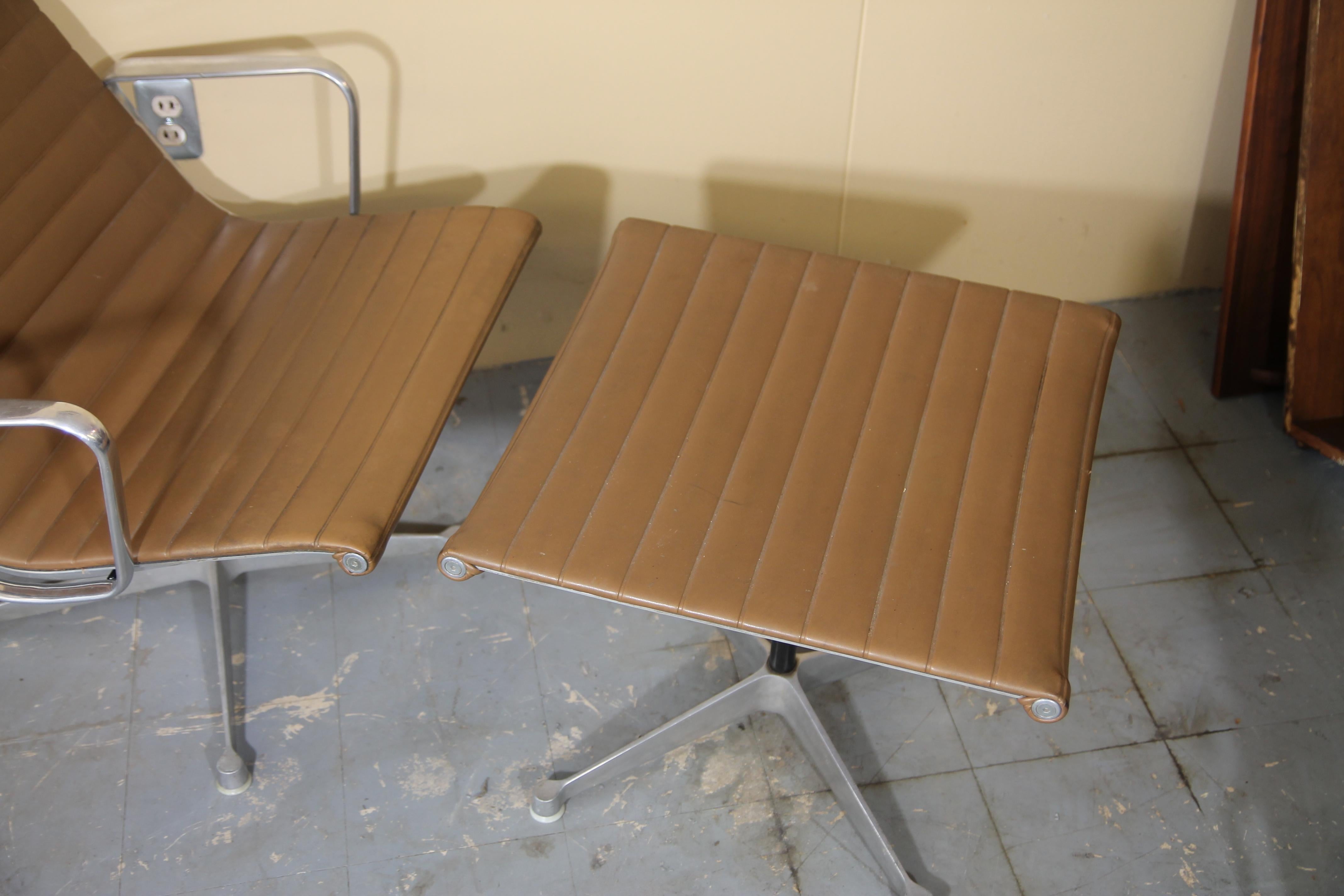 eames aluminum group ottoman