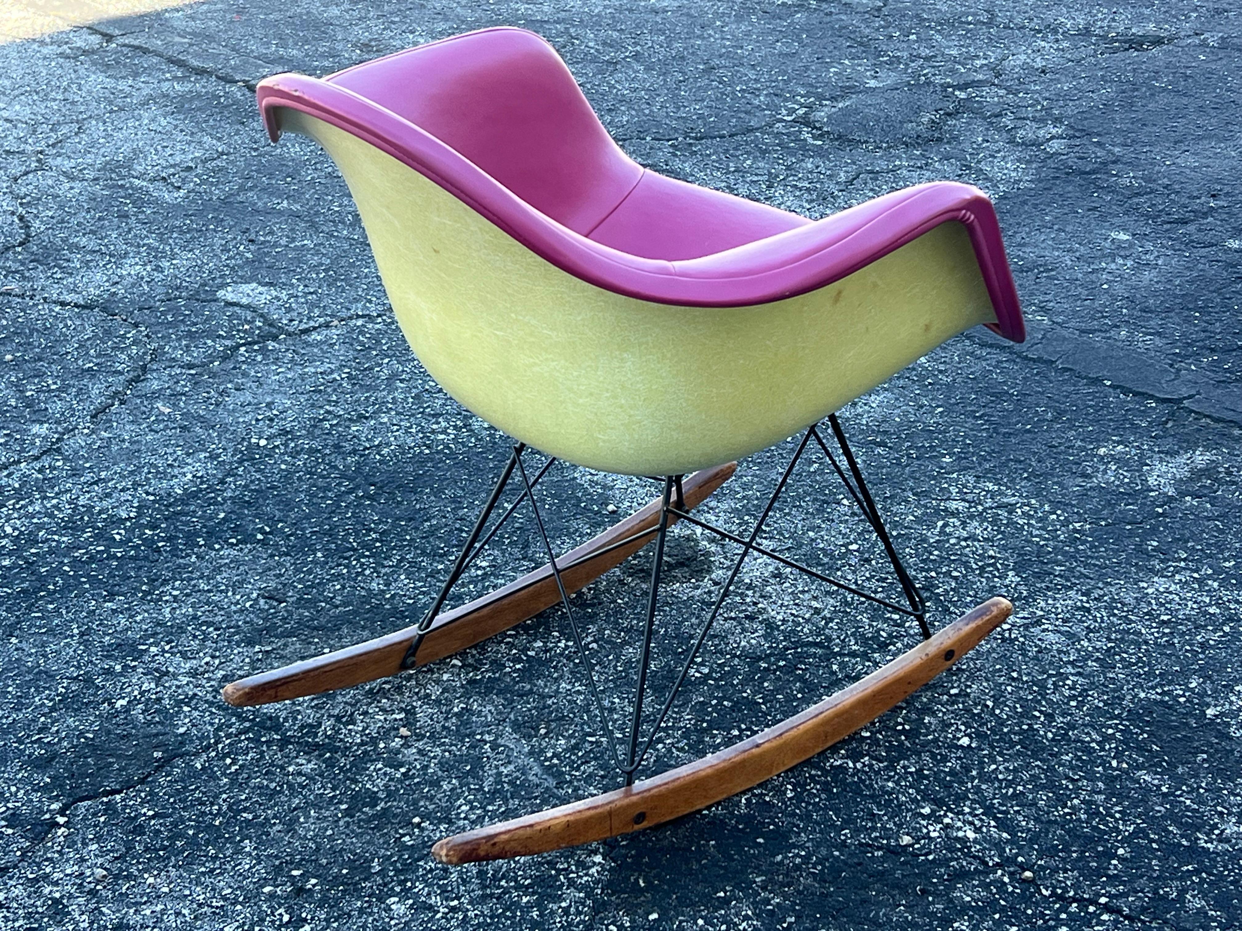 Charles Eames Mecedora Clásica RAR Herman Miller Amarillo Limón Moderno de mediados de siglo en venta
