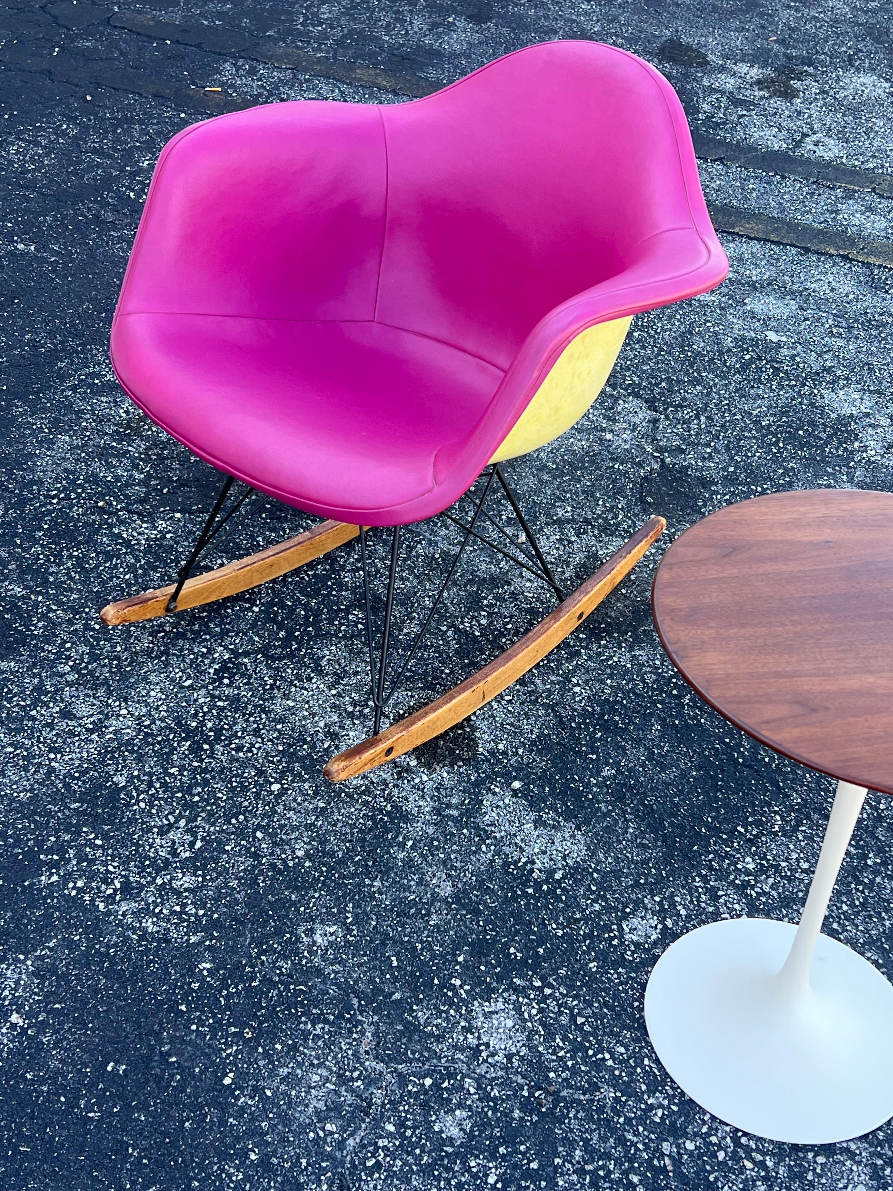 Charles Eames Mecedora Clásica RAR Herman Miller Amarillo Limón en Bueno estado para la venta en St.Petersburg, FL