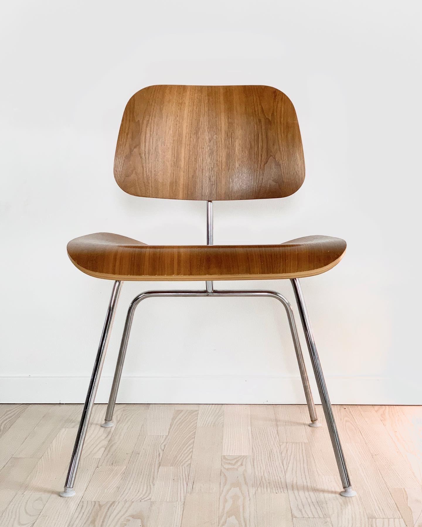 Charles Eames DCM Wallnut Chair by Herman Miller For Sale 3
