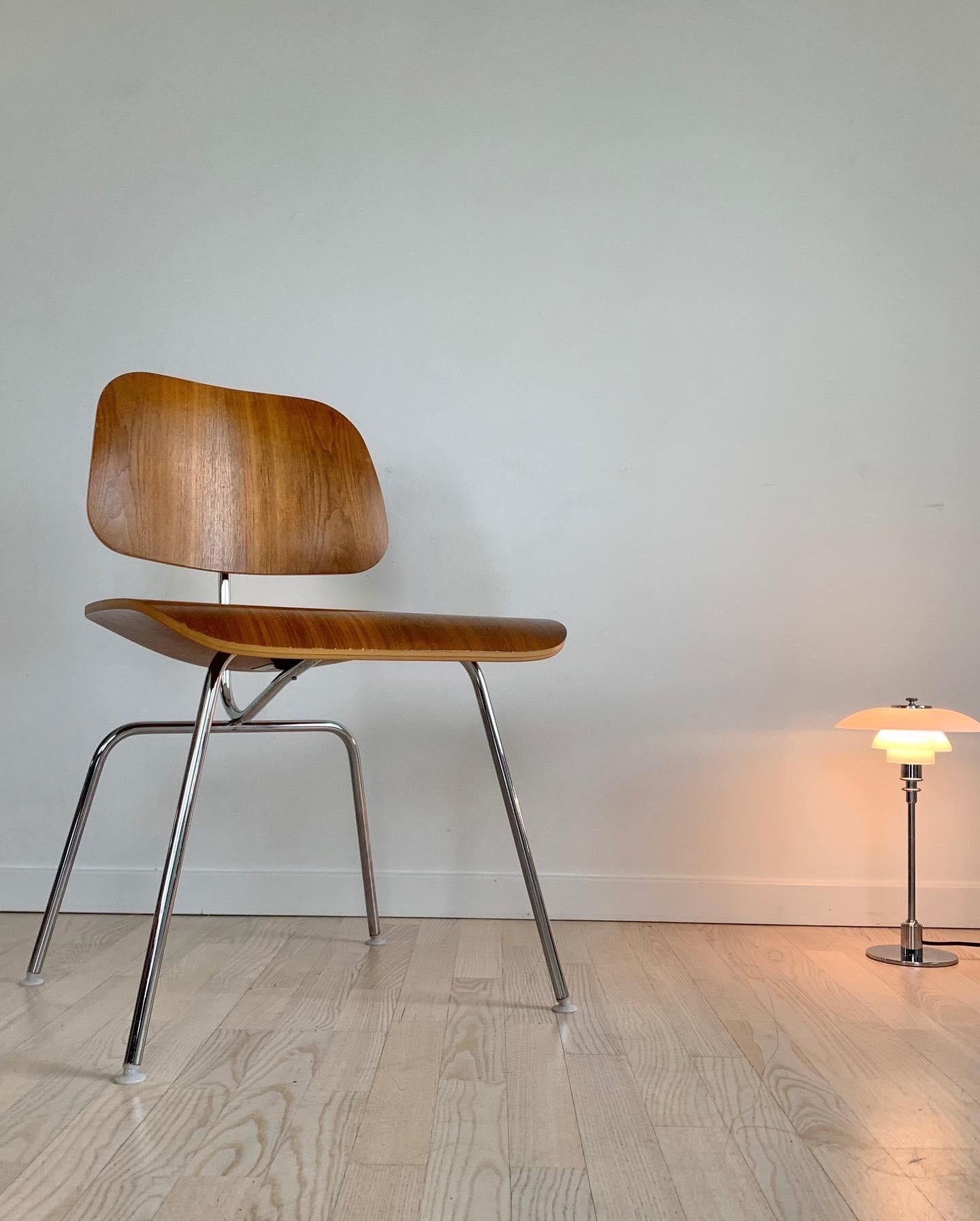 Charles Eames DCM Wallnut Chair by Herman Miller For Sale 4