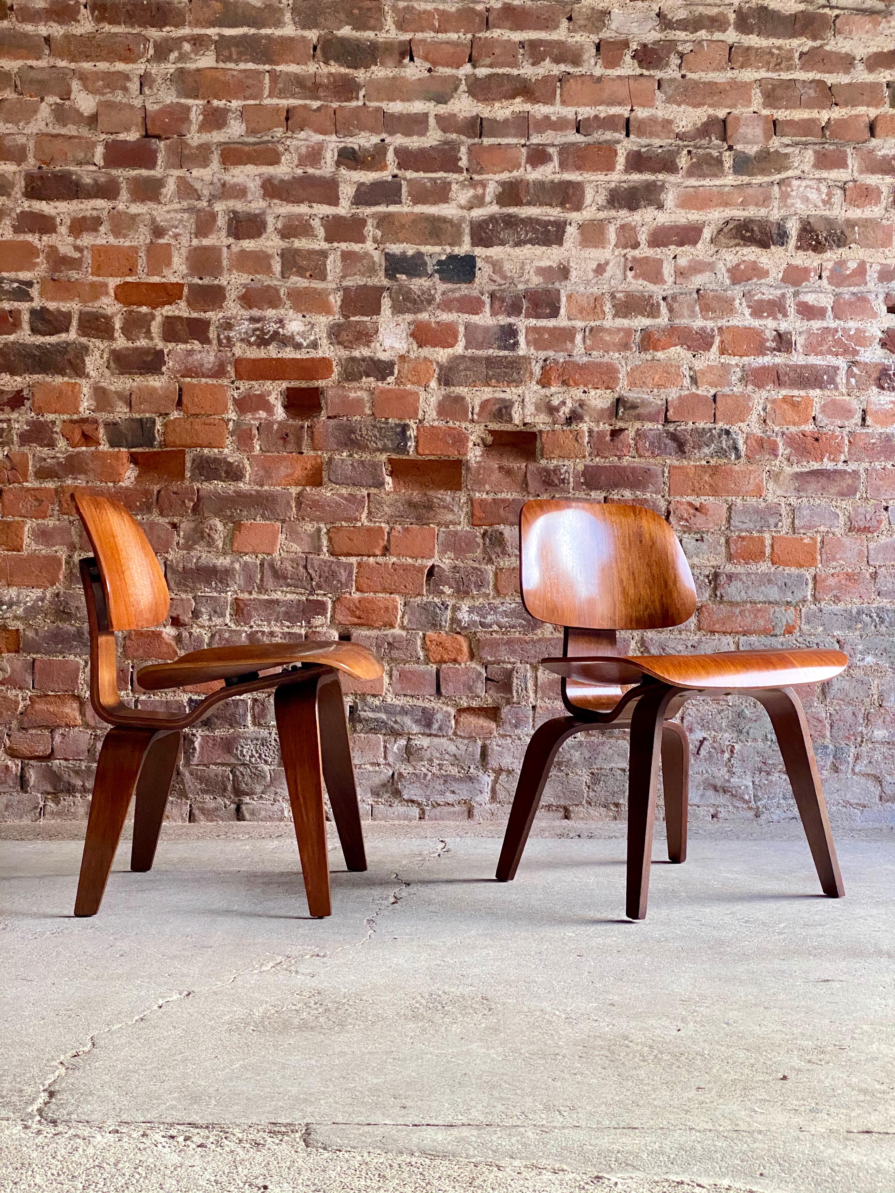Charles Eames DCW Dining Chairs by Herman Miller, circa 1950 In Good Condition In Longdon, Tewkesbury