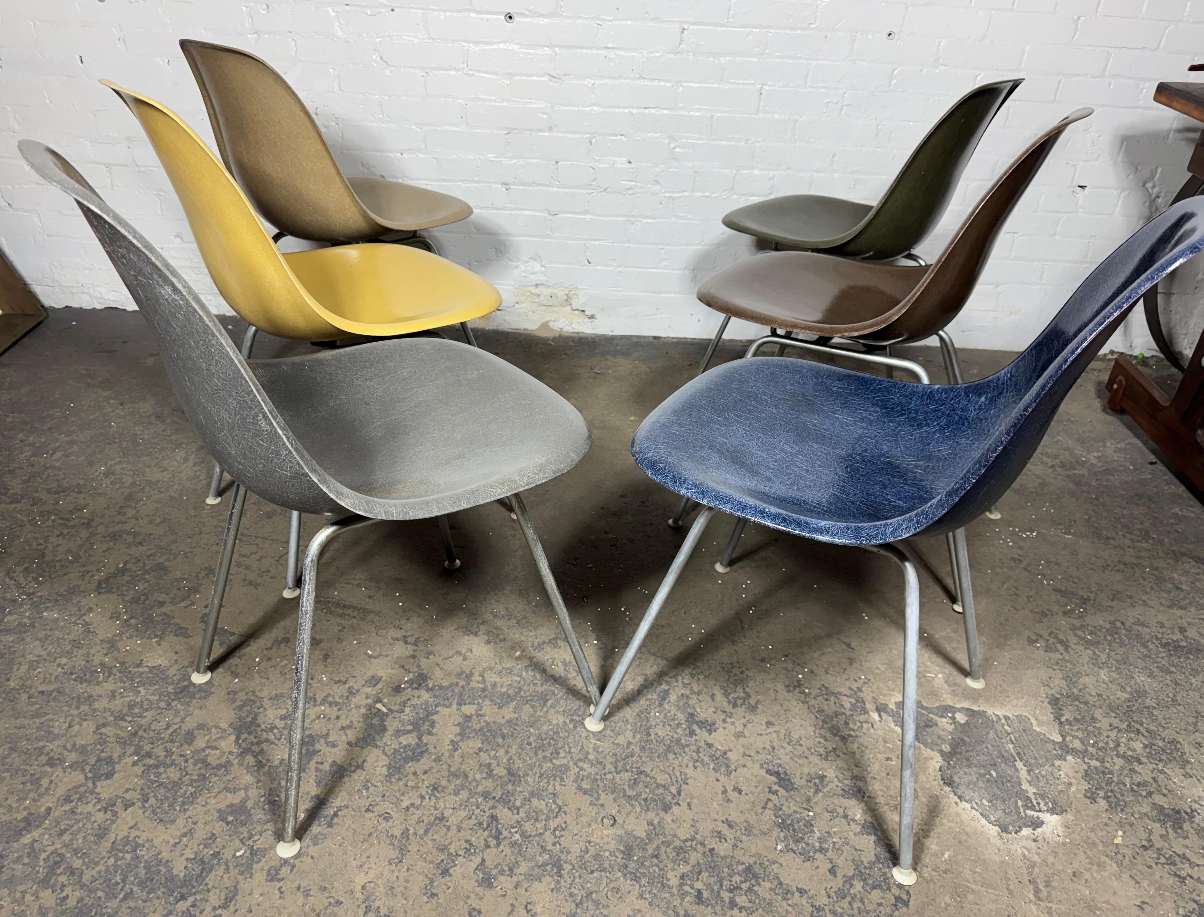 Charles Eames DSX set 6 Fiberglas Beistellstühle multicolor set für Herman Miller (amerikanisch) im Angebot