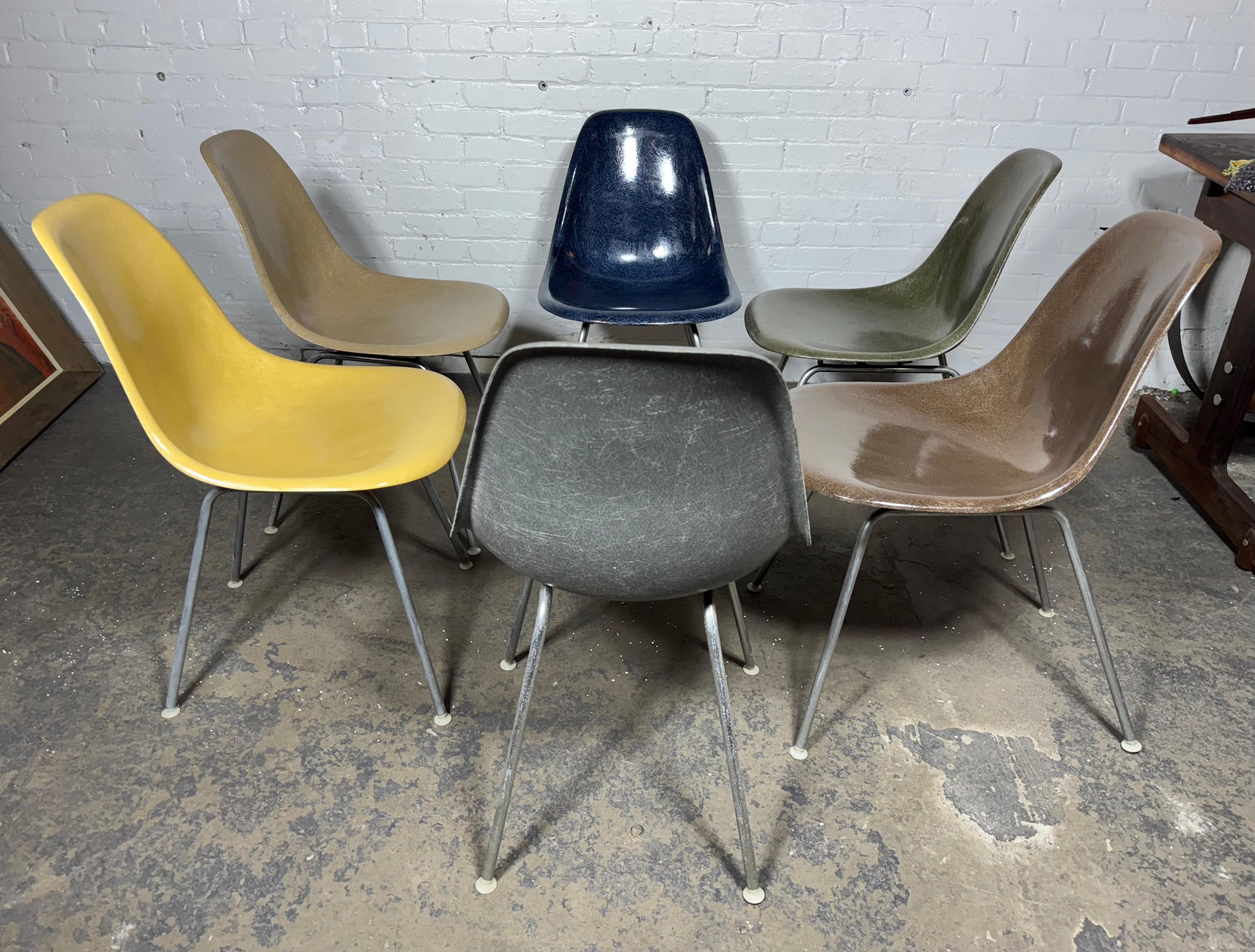 Charles Eames DSX set 6 Fiberglas Beistellstühle multicolor set für Herman Miller (Mitte des 20. Jahrhunderts) im Angebot