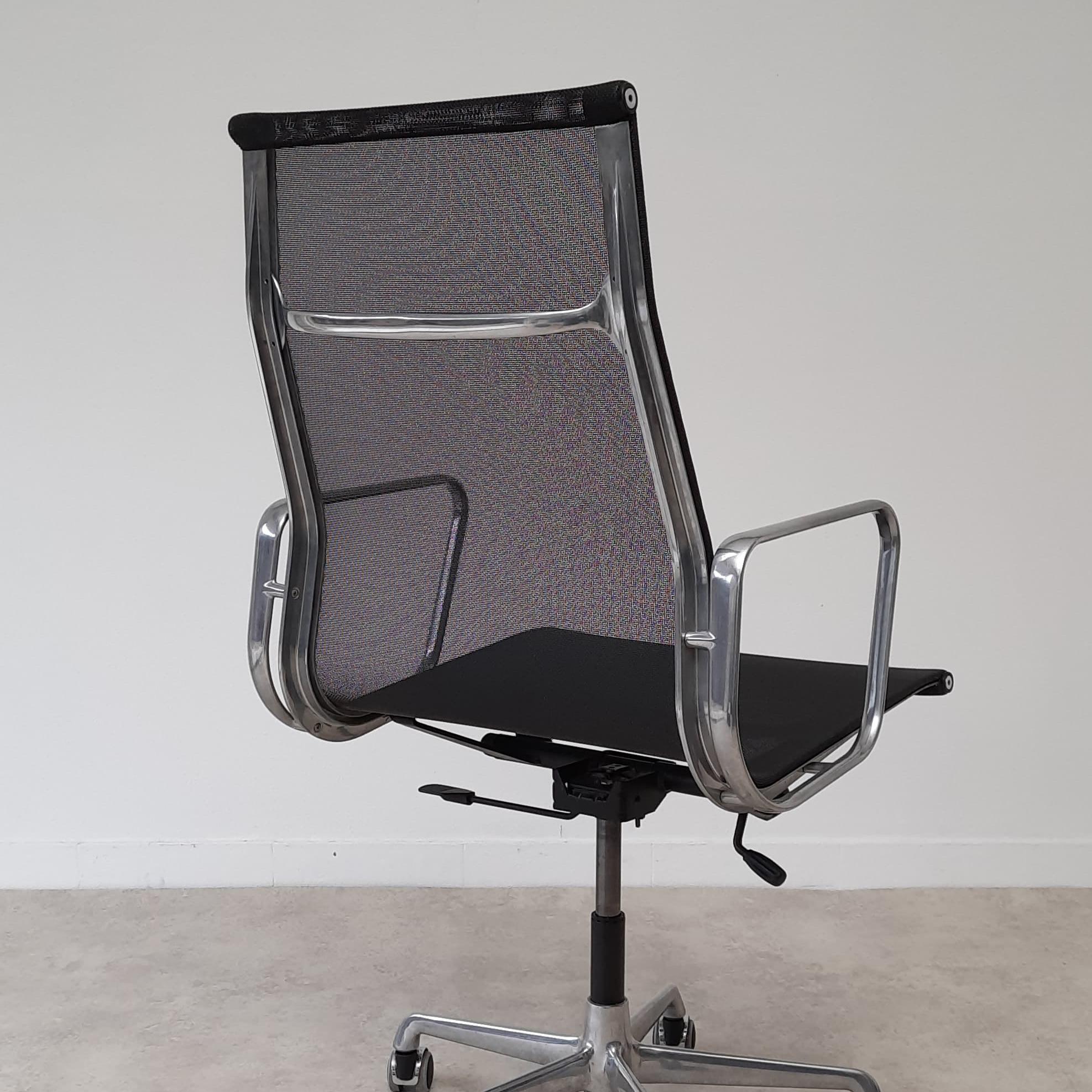 Mid-Century Modern Charles Eames EA-119 chair for ICF Hermann Miller
