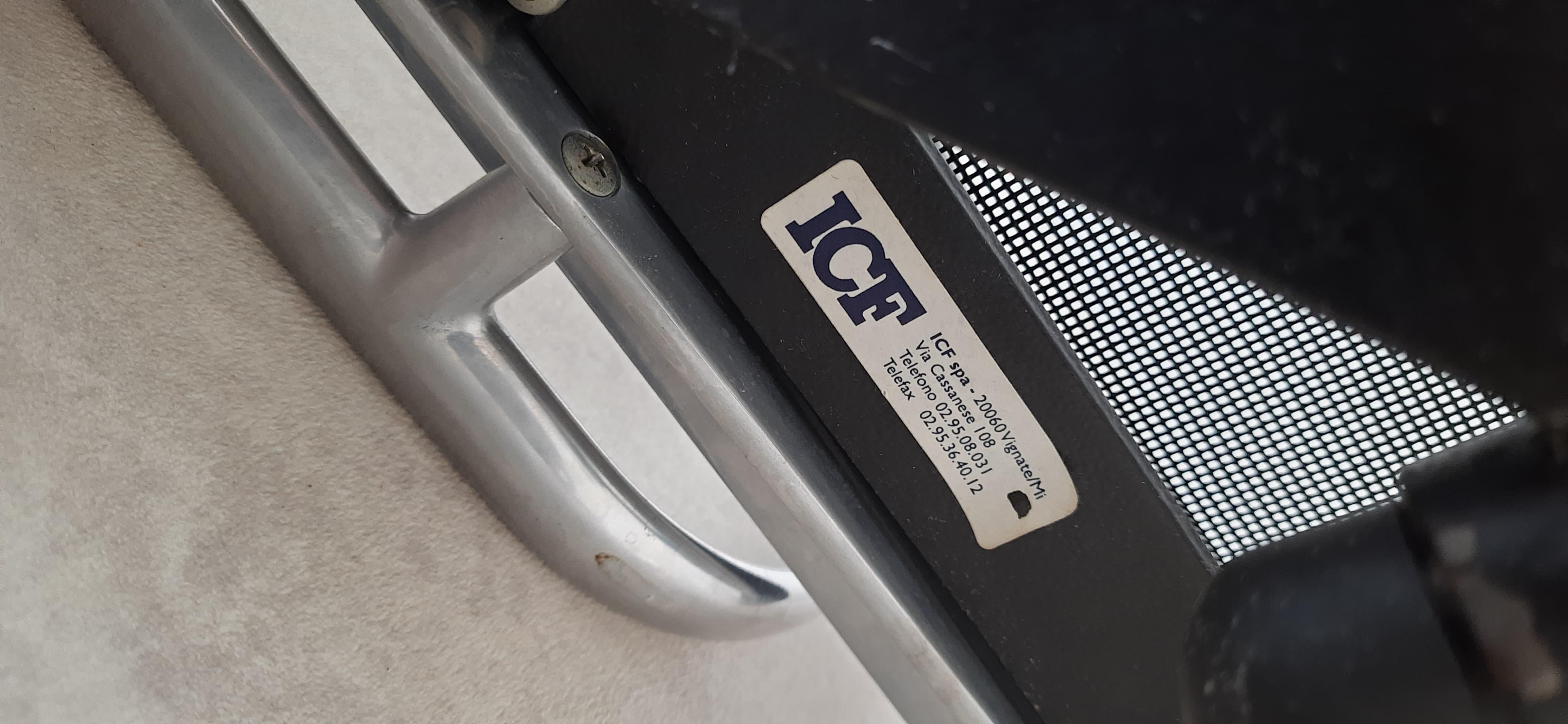 Charles Eames EA-119 Stuhl für ICF Hermann Miller im Zustand „Gut“ im Angebot in Montecchio Precalcino, VI