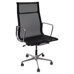 Silla Charles Eames EA-119 para ICF Hermann Miller